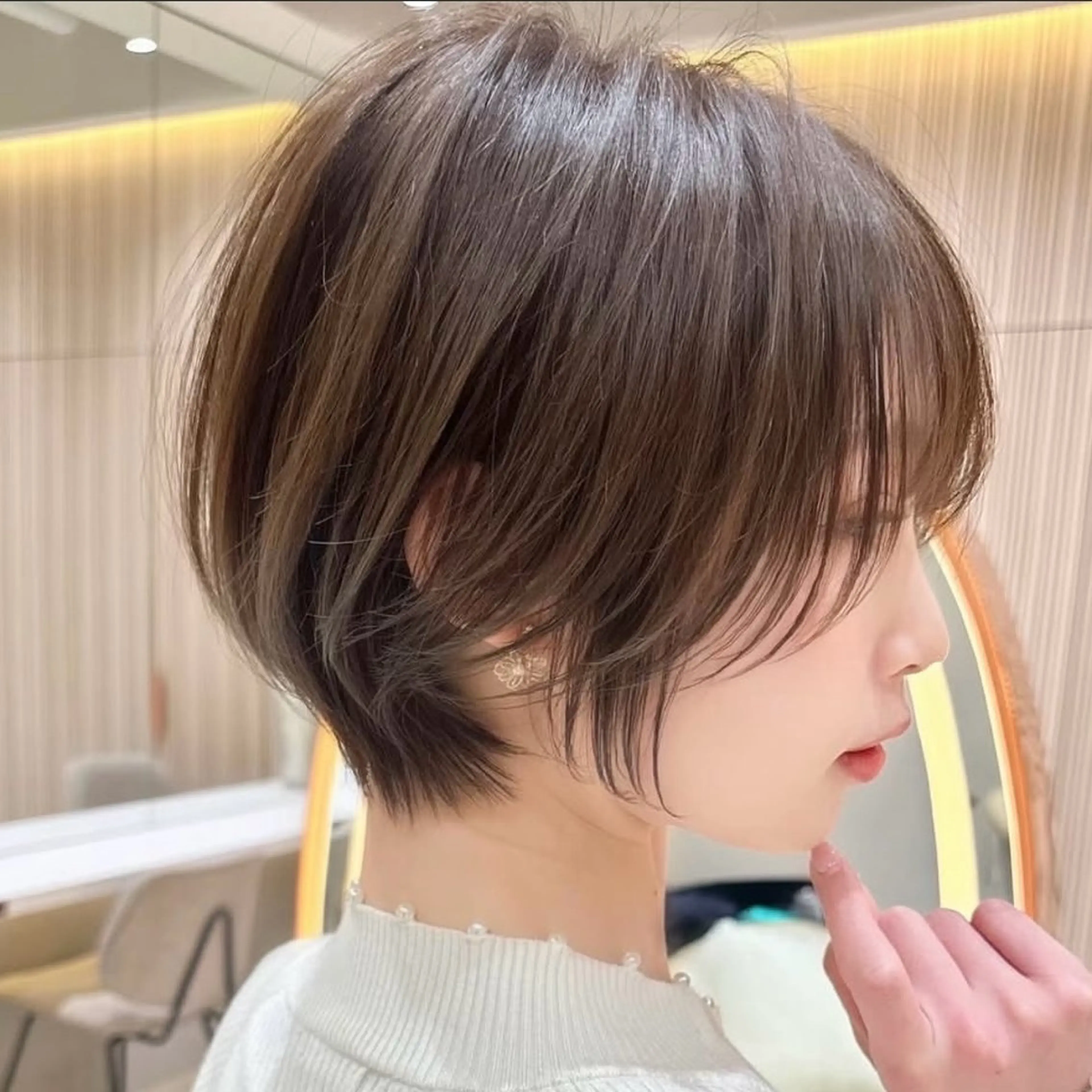 ショート としき/韓国/透明 感カラー/レイヤーのヘアスタイル