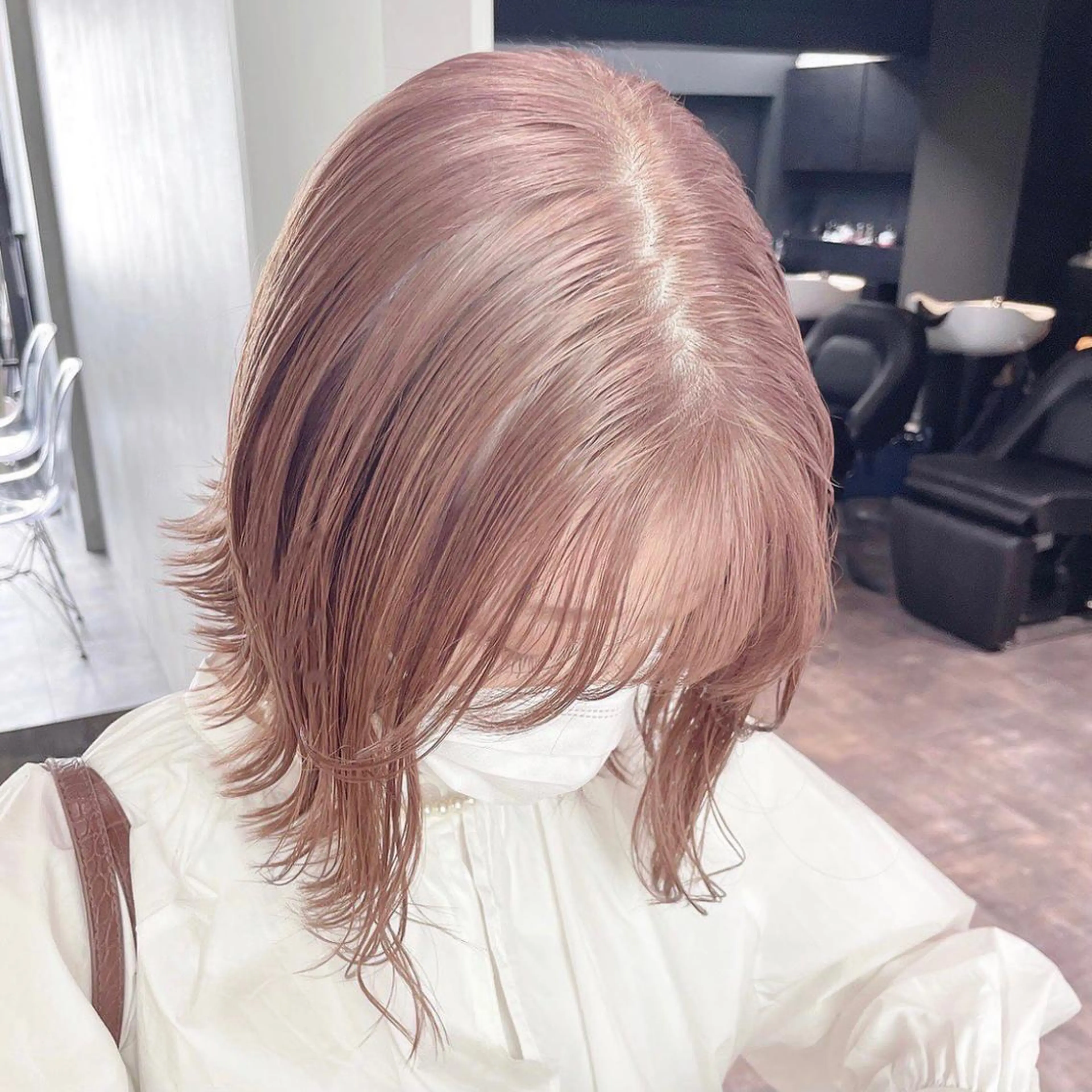 セミロング カラー ベージュカラー ミルクティーベージュ ヘアカラー トリートメント ✨ハイトーン✨ 濱田知孝のヘアスタイル