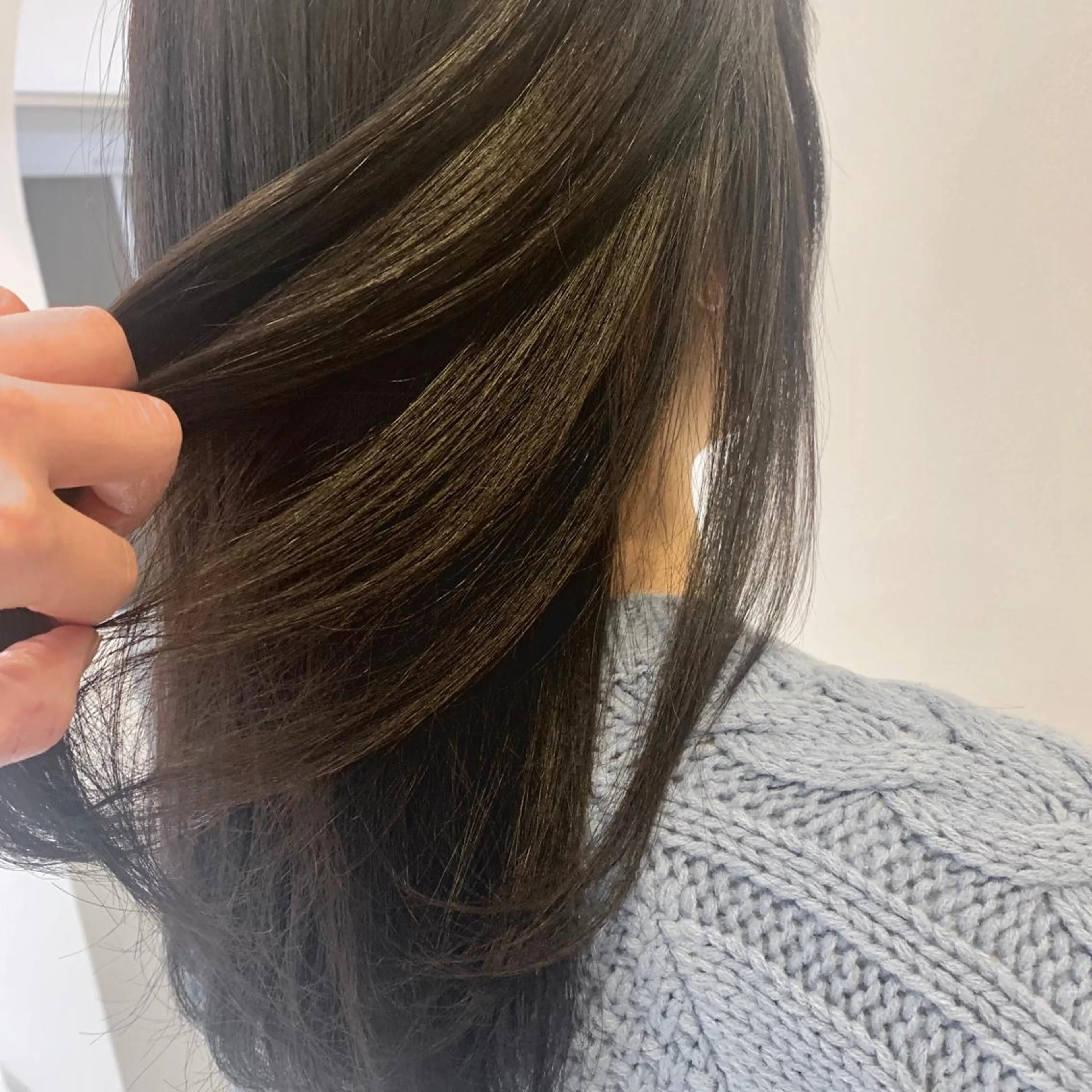 セミロング カラー cher. 新井瑞希のヘアスタイル