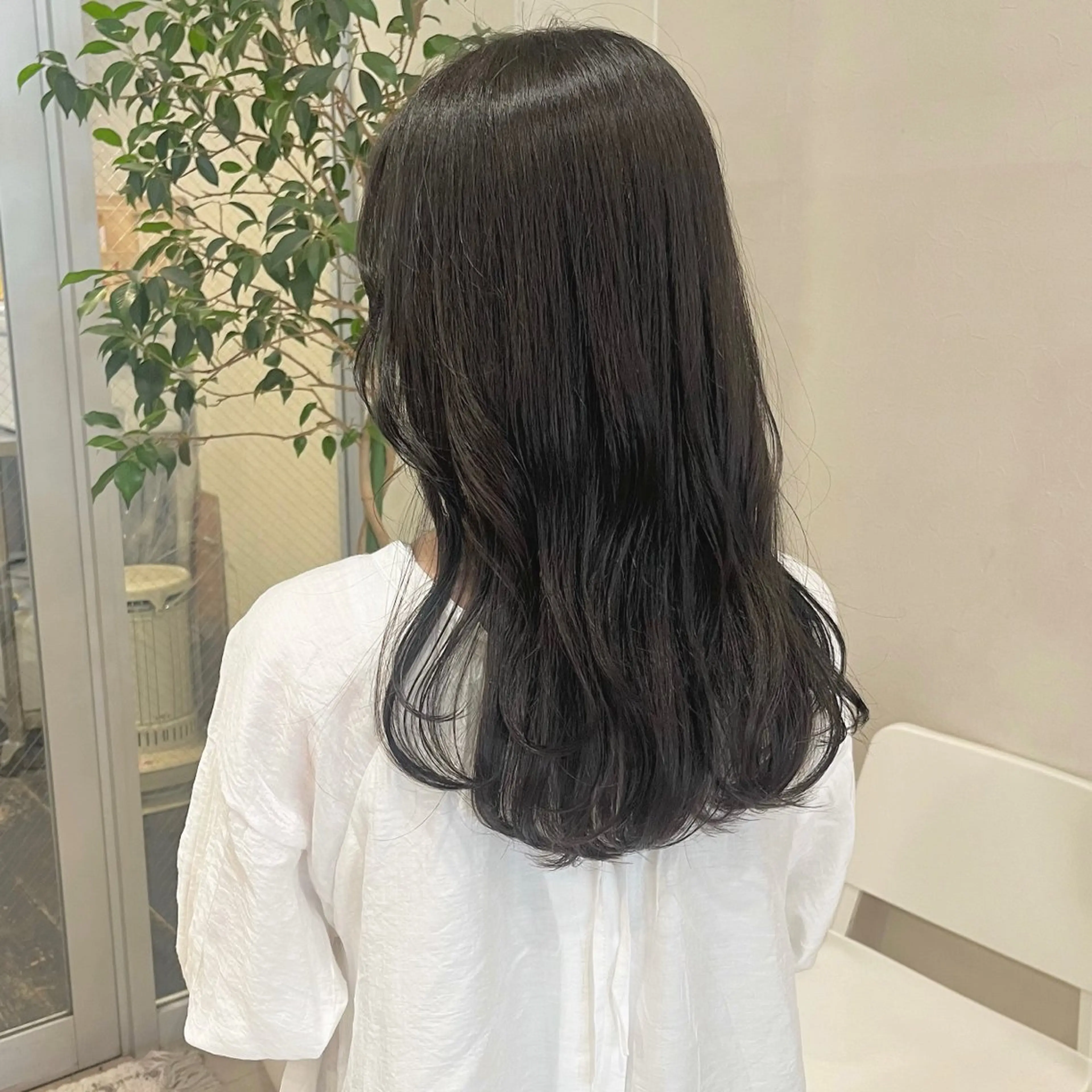 セミロング カット ヘアカラー トリートメント SiLO yuri andoのヘアスタイル