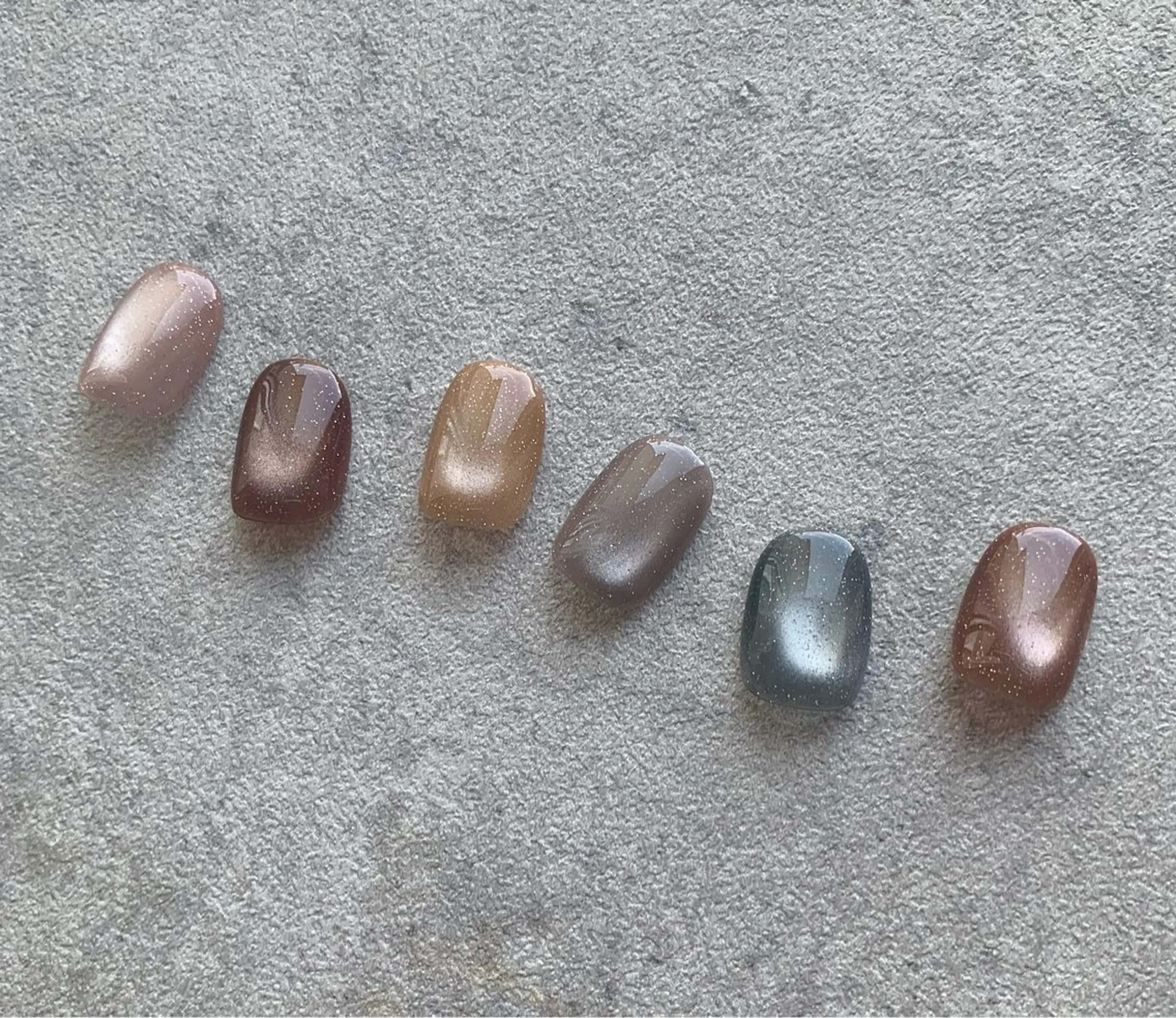 ネイル オーロラネイル フラッシュネイル マグネットネイル ニュアンスネイル オフィスネイル sufu. nail YUKIのネイルデザイン