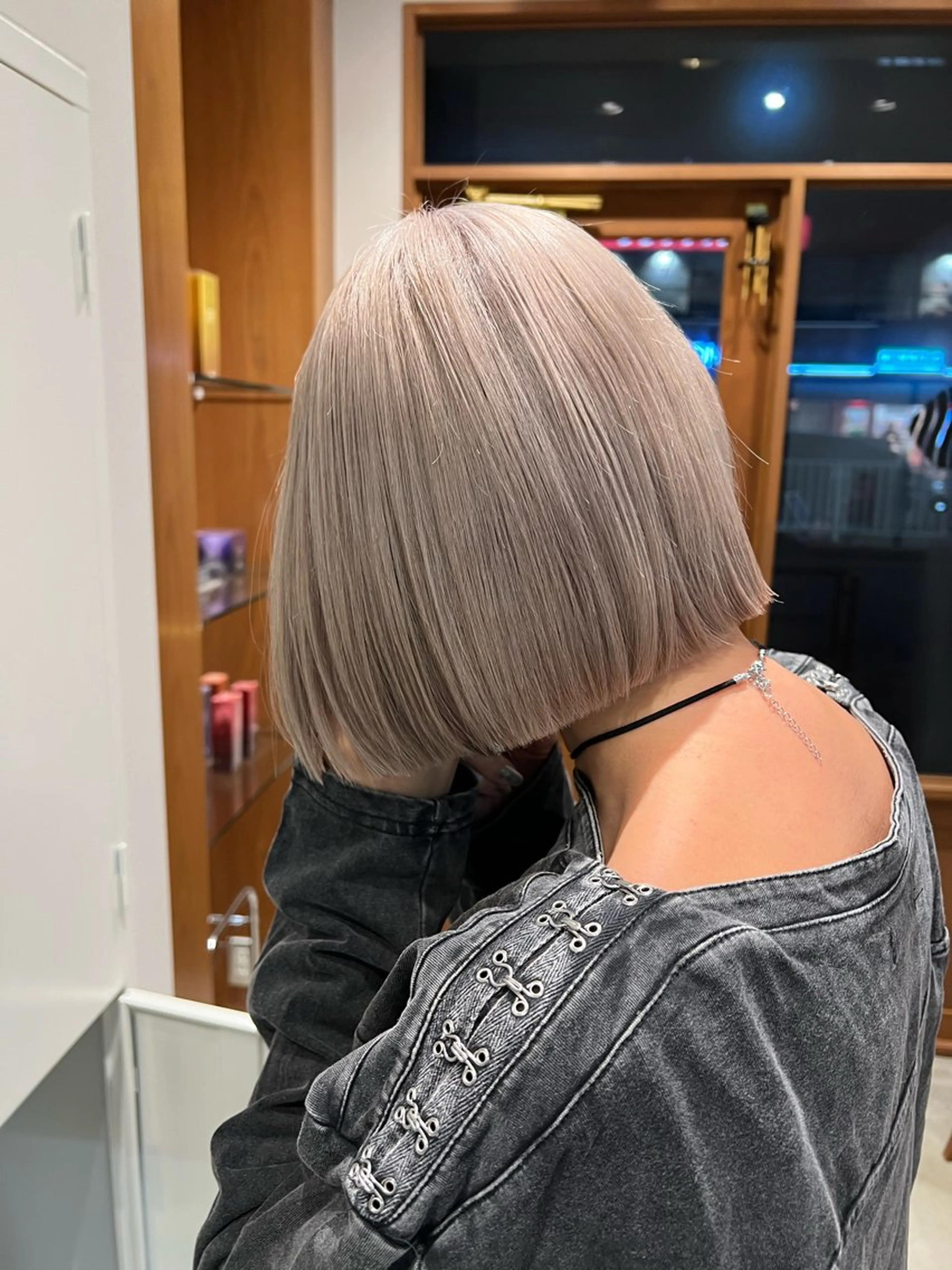 ショート カラー カット ヘアカラー トリートメント ケアブリーチ/ツヤ髪 /ハイトーン/西村のヘアスタイル