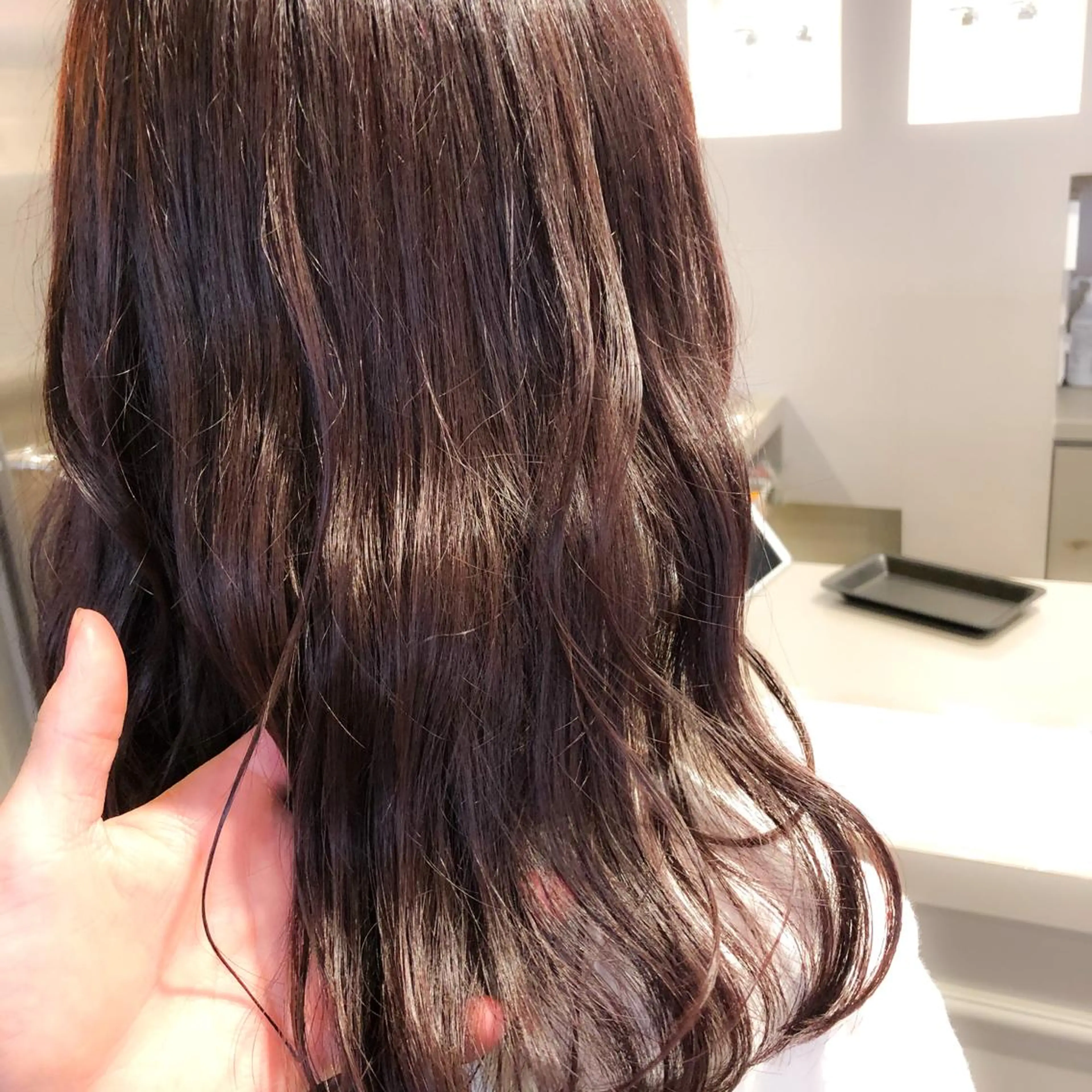 セミロング カラー ハイトーン×レイヤー カットTAKUMIのヘアスタイル
