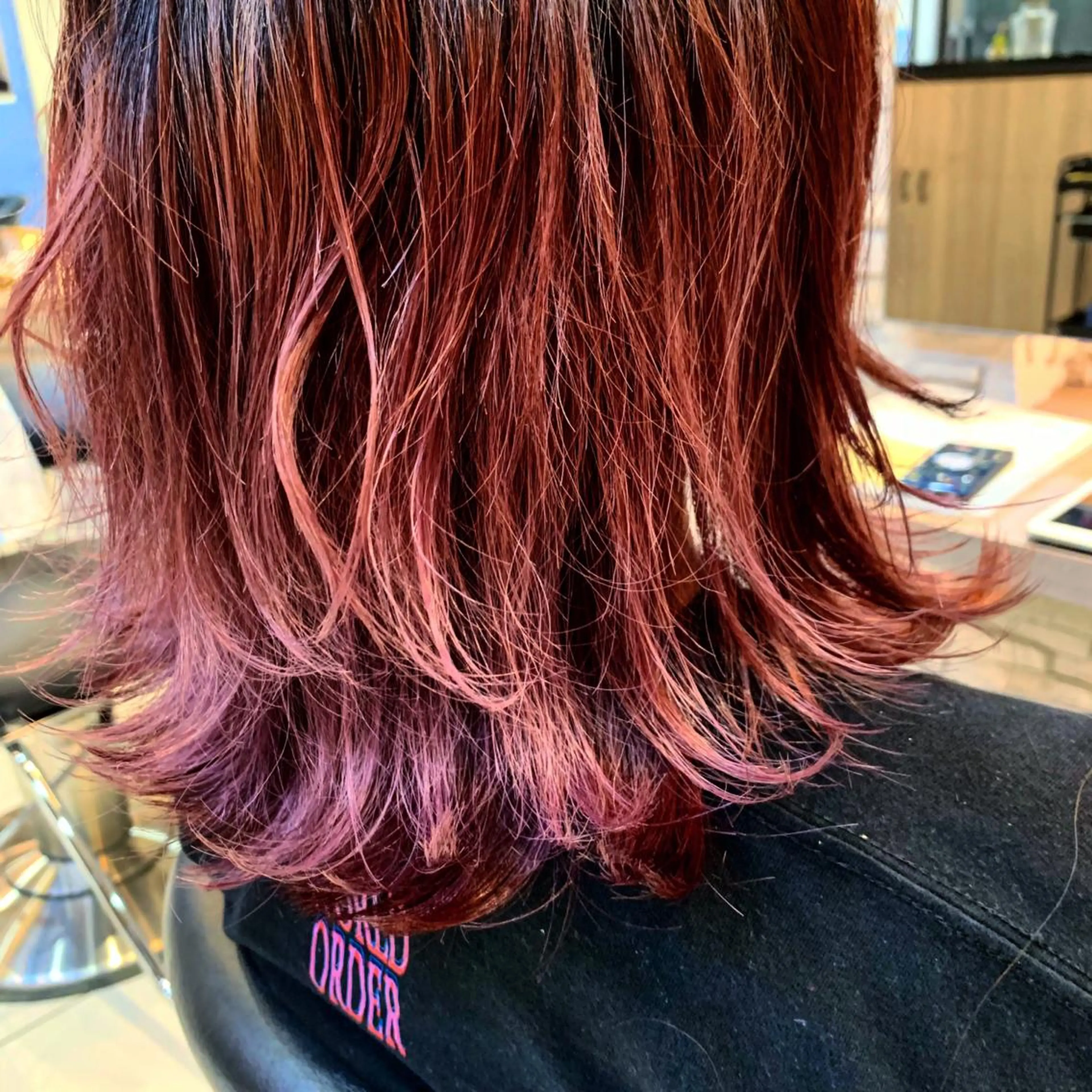 ミディアム カラー グラデーションカラー ピンクカラー バイオレットカラー トリートメント ヘアカラー トリートメント 早坂 裕真のヘアスタイル