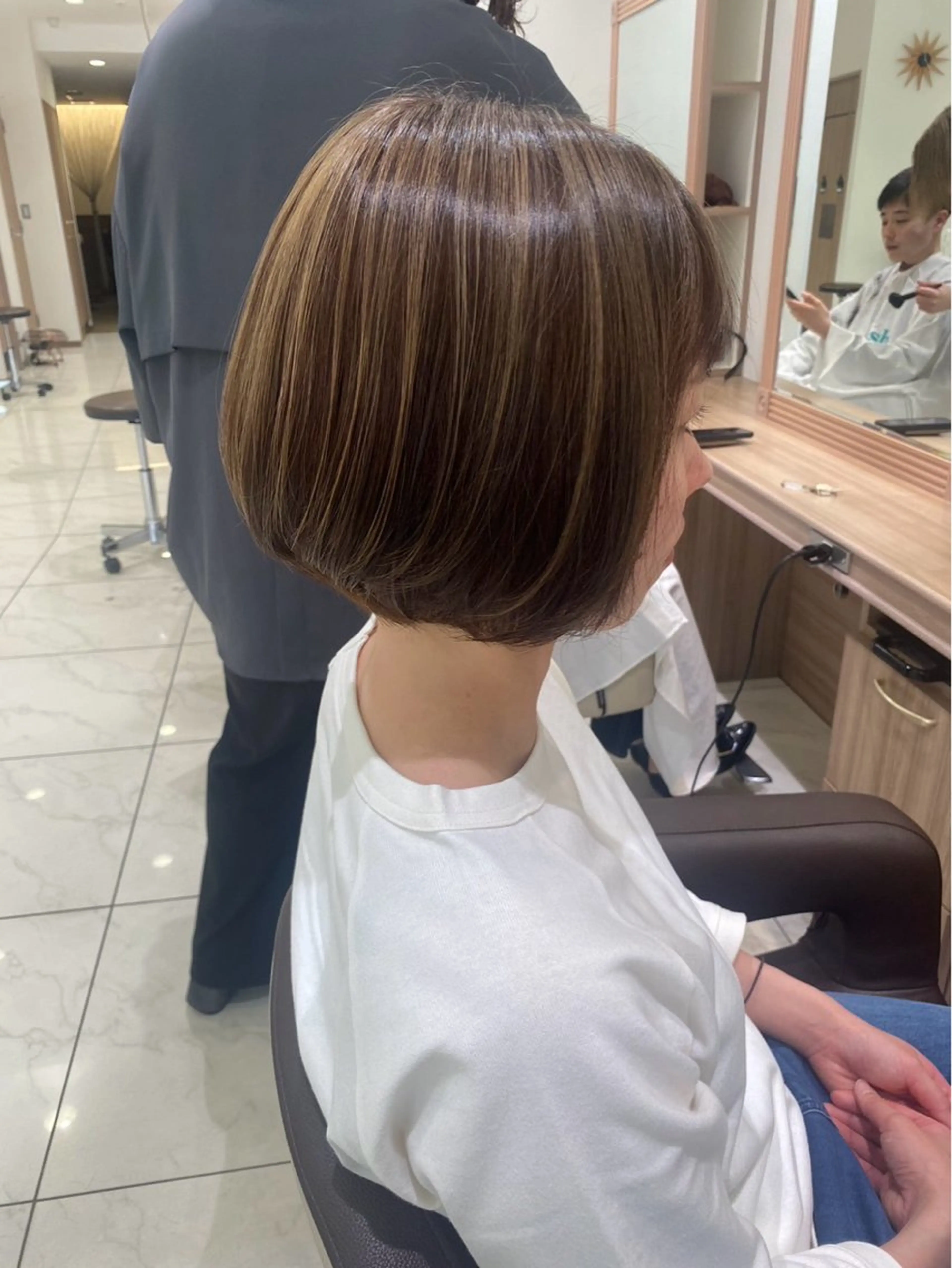 🐻平日限定🐻カット+脱白髪染め（白髪ぼかし）カラー+ハイライト＋髪質改善トリートメント💫ミニモ限定価格💫の写真