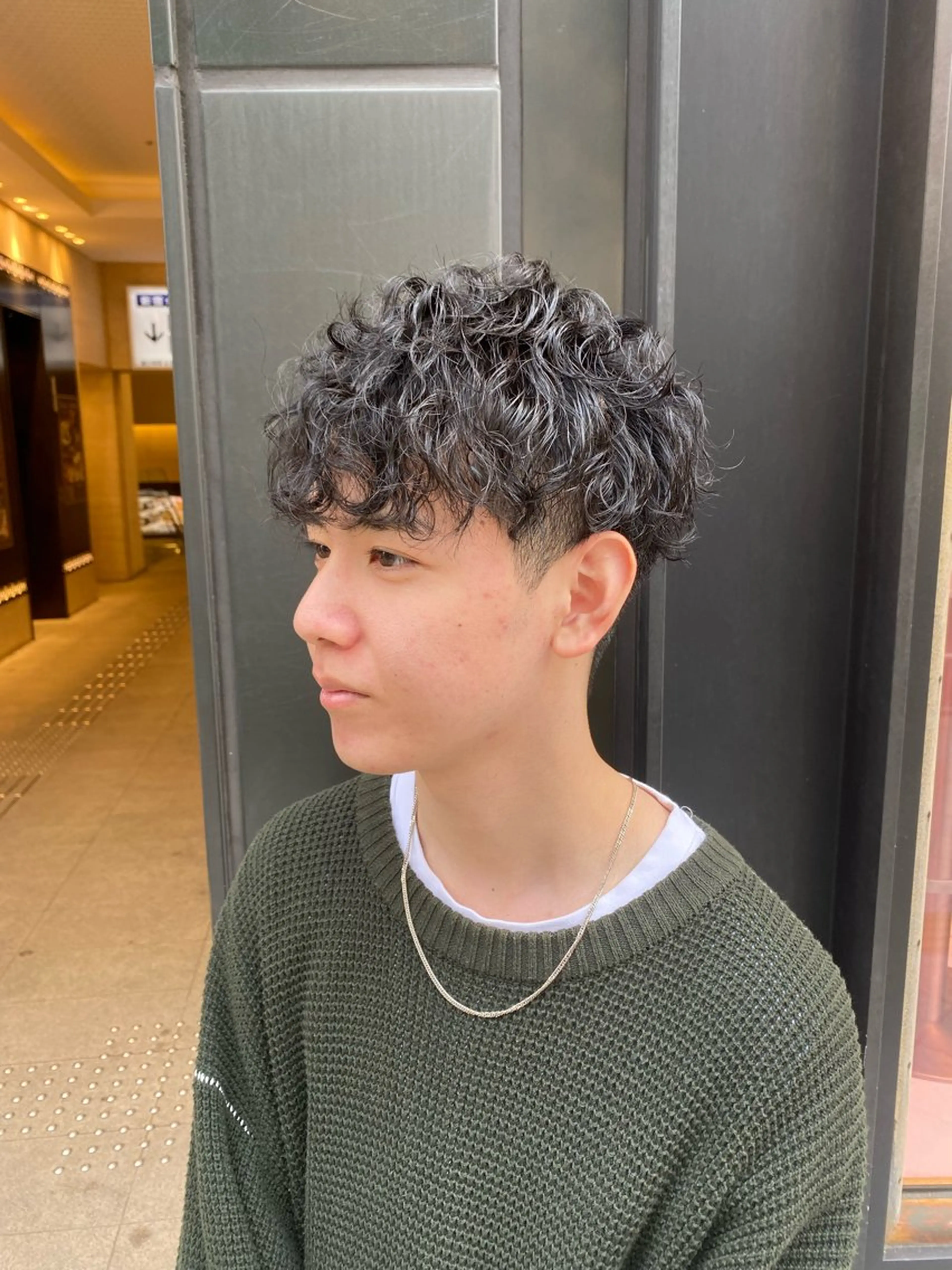 ショート カラー パーマ メンズ メンズパーマ カット パーマ トリートメント ヘアセット 新宿メンズパーマ ヨモギダのヘアスタイル