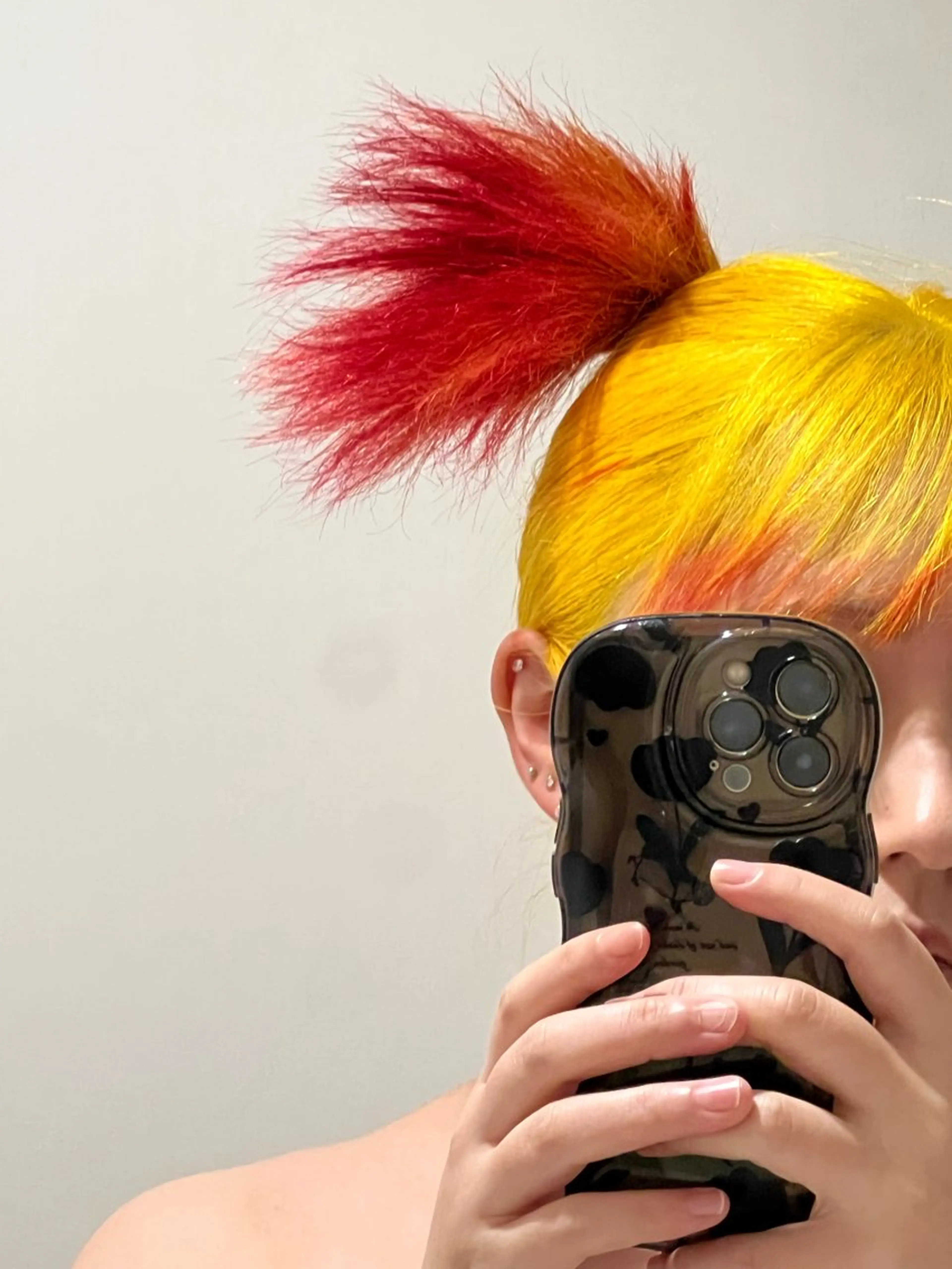 【推しカラー】❤️🧡💛原色ビビットカラー💚💙1回ブリーチ➕塩基艶カラーの写真