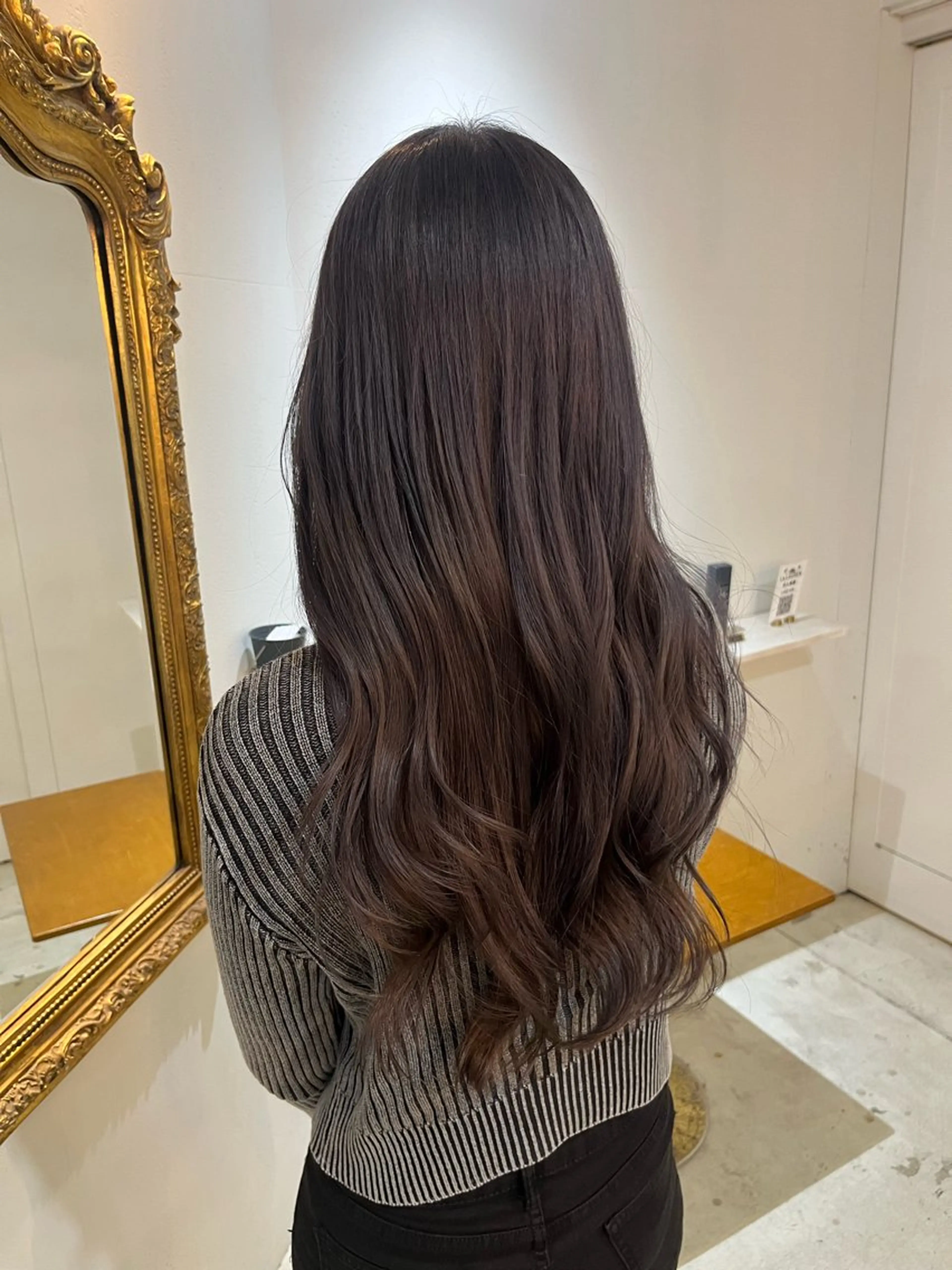 ロング 🩶ハイトーン🖤 URARAのヘアスタイル