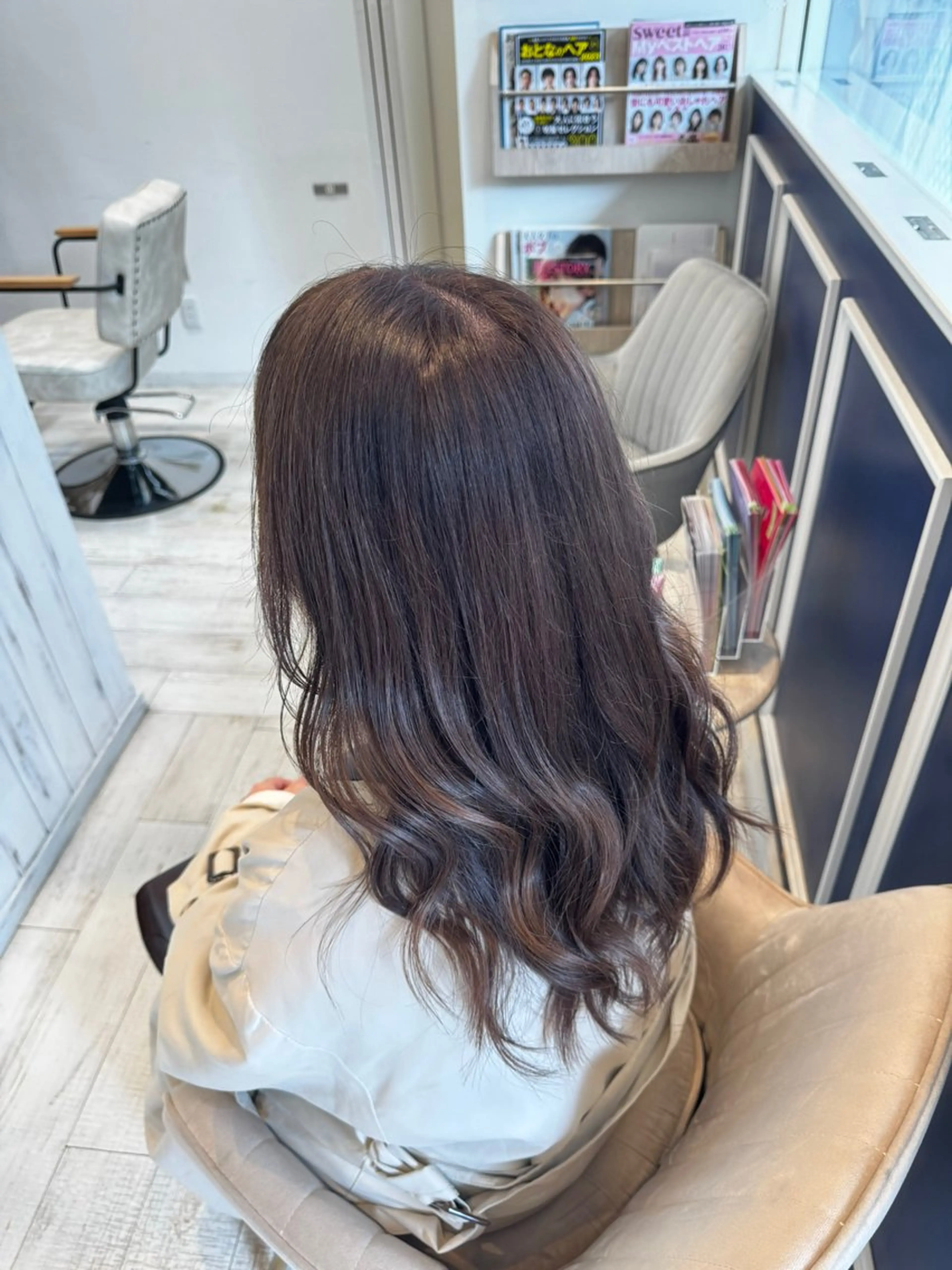 セミロング カラー ベージュカラー ラベンダーカラー ラベンダーベージュ カット ヘアカラー トリートメント 吉田 新平のヘアスタイル