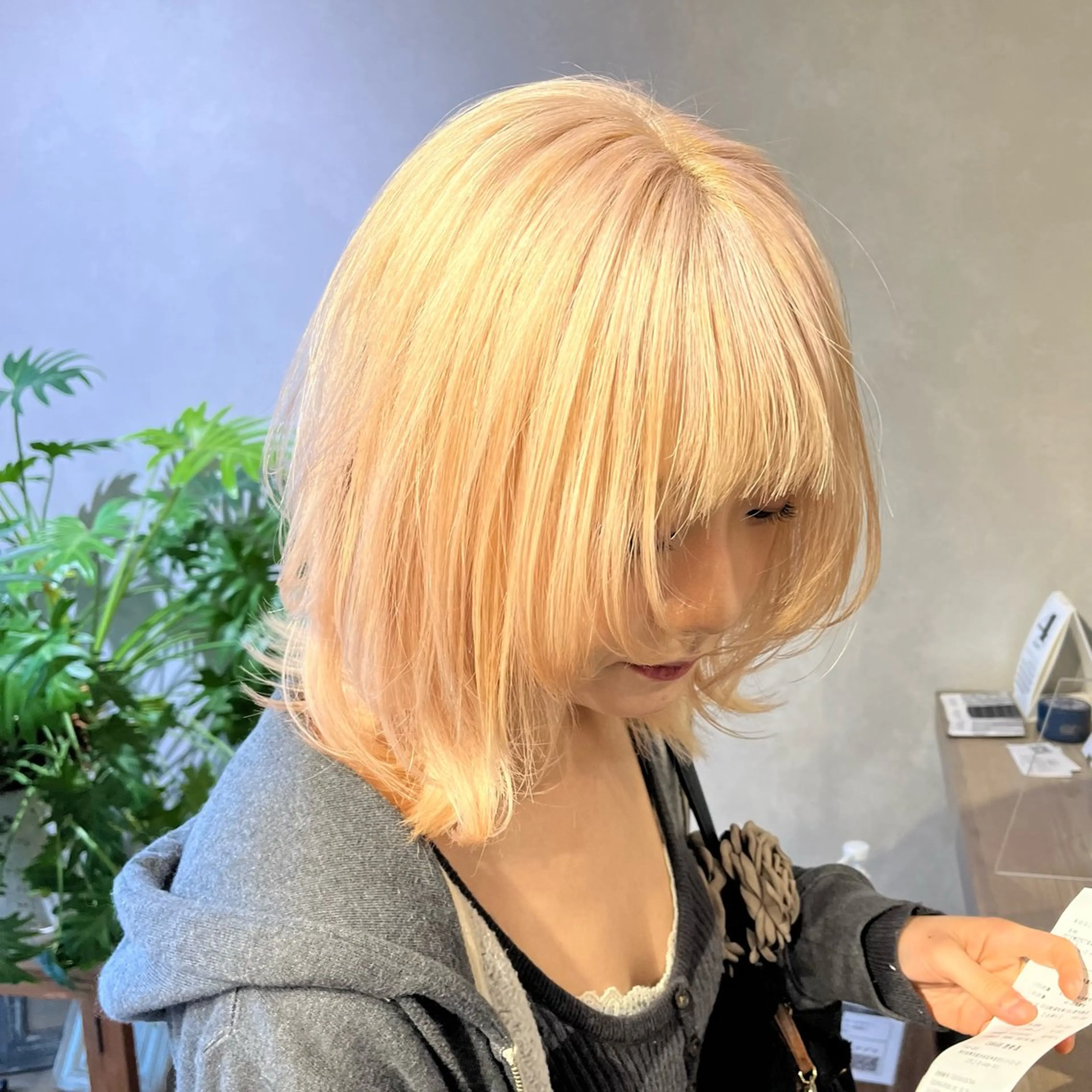 ミディアム カラー パーマ ベージュカラー ブリーチ ハイトーンカラー ホワイトベージュ カット ヘアカラー 🌿‬ナチュラル/パ ーマヘア/蒼真🍃のヘアスタイル