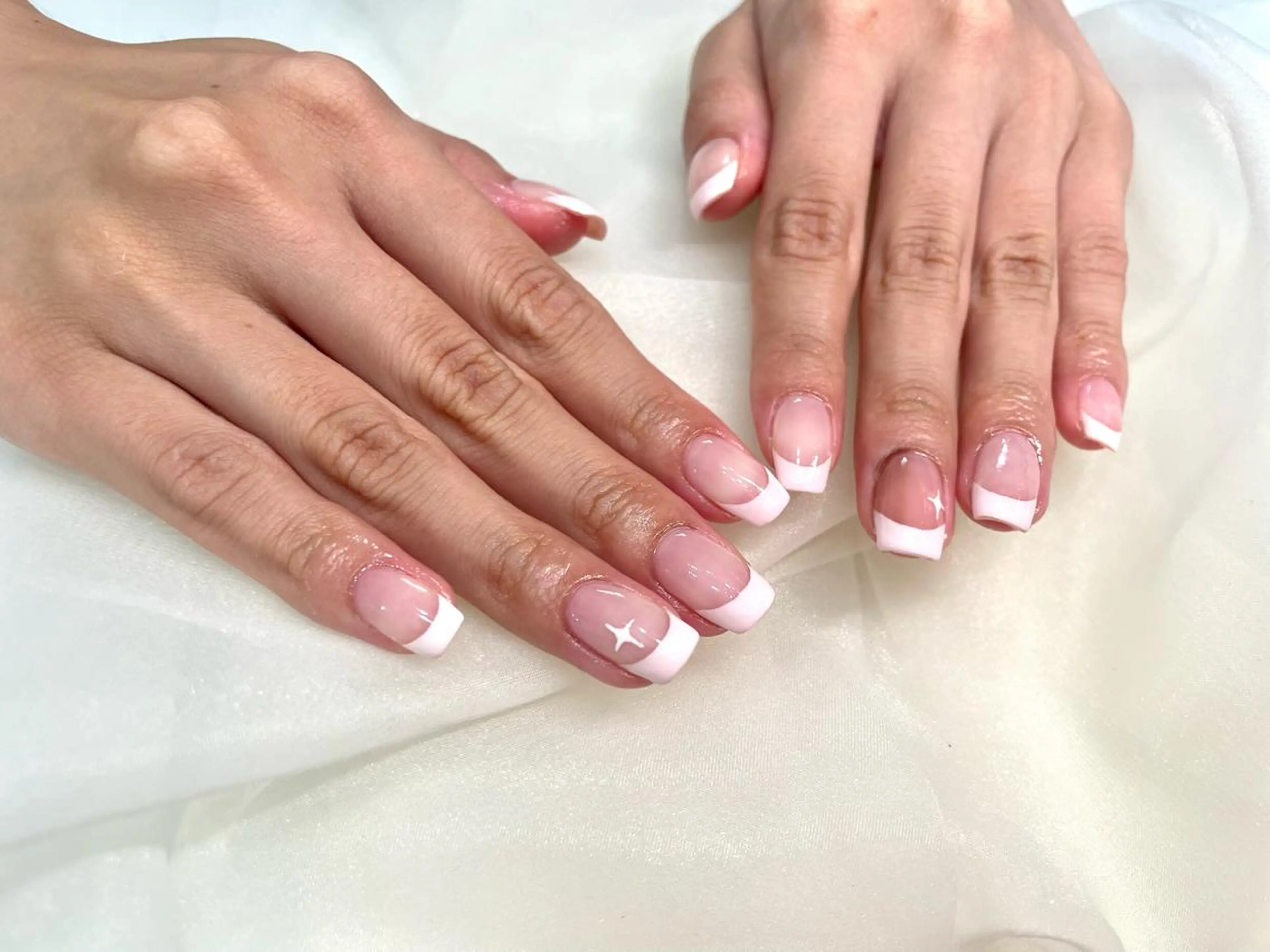 ネイル アートネイル フレンチネイル キラキラネイル ピンク salon te.のネイルデザイン