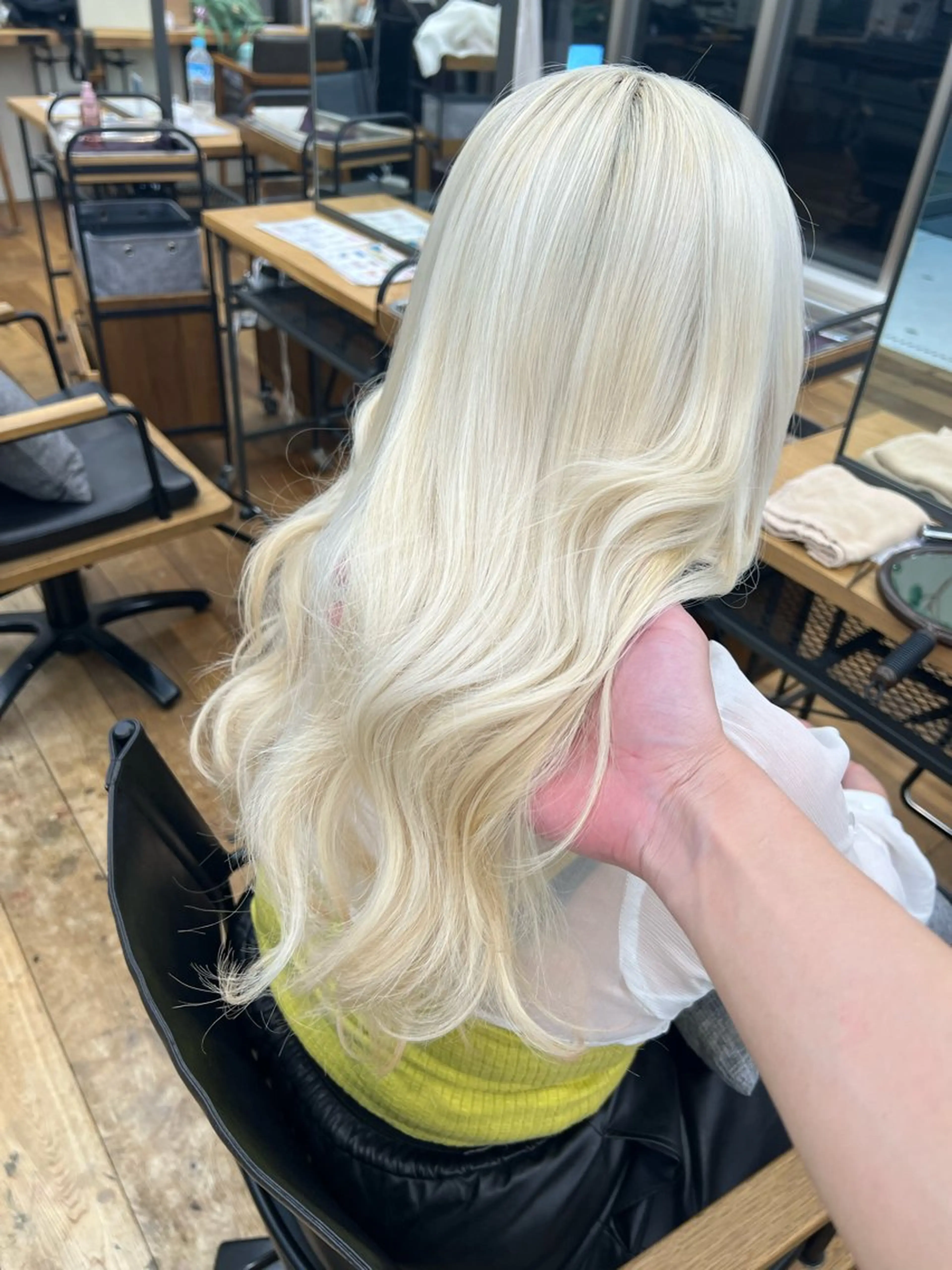 ロング カラー カット ヘアカラー トリートメント 抜きっぱなしブロンド /ハイトーン/カナタのヘアスタイル