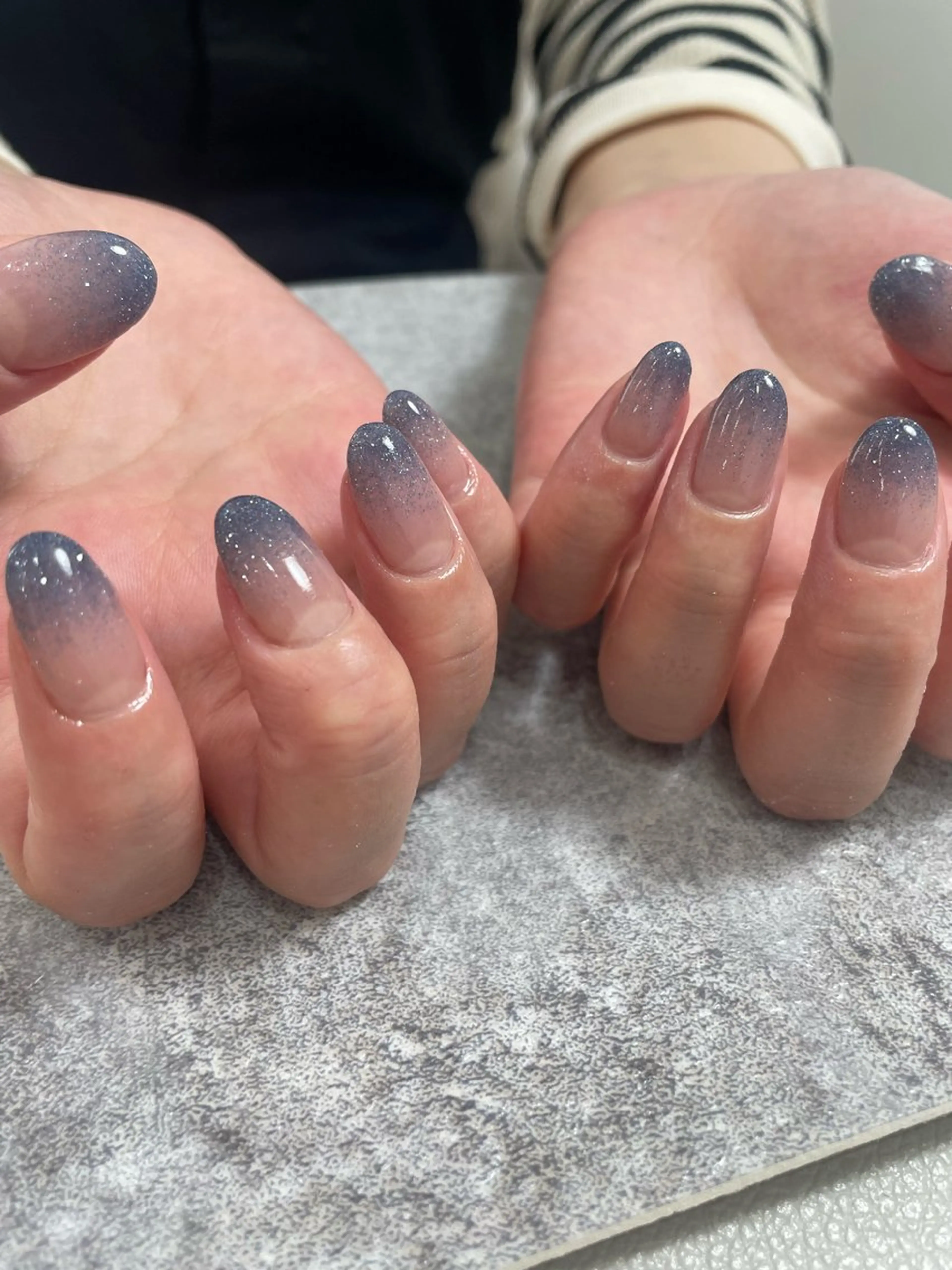 ネイル グラデーション ラメ(グリッター) ラメグラデーション 【 Lea's 】 kaedeのネイルデザイン