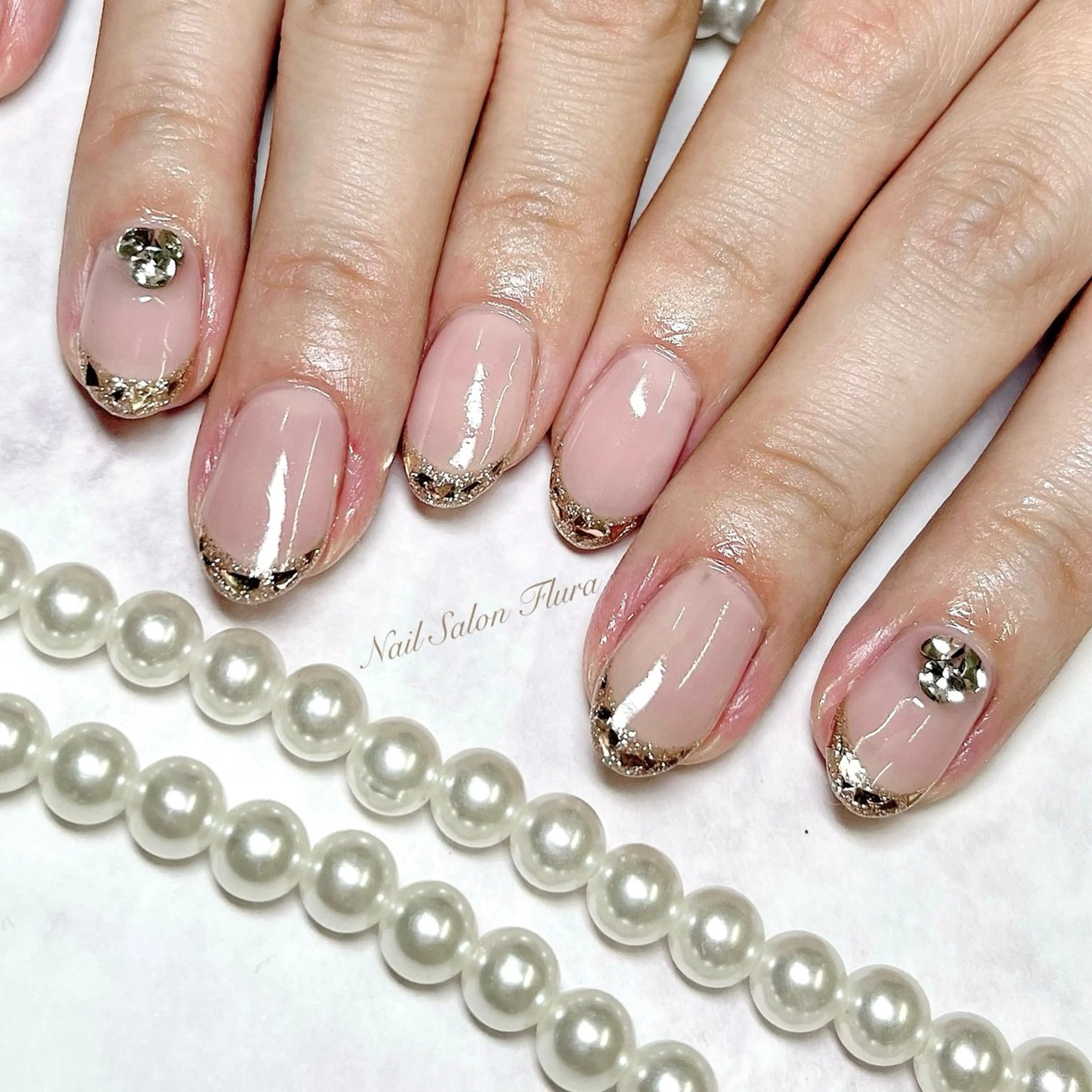 ネイル フレンチネイル ガラスフレンチ NailSalon Fluraのネイルデザイン