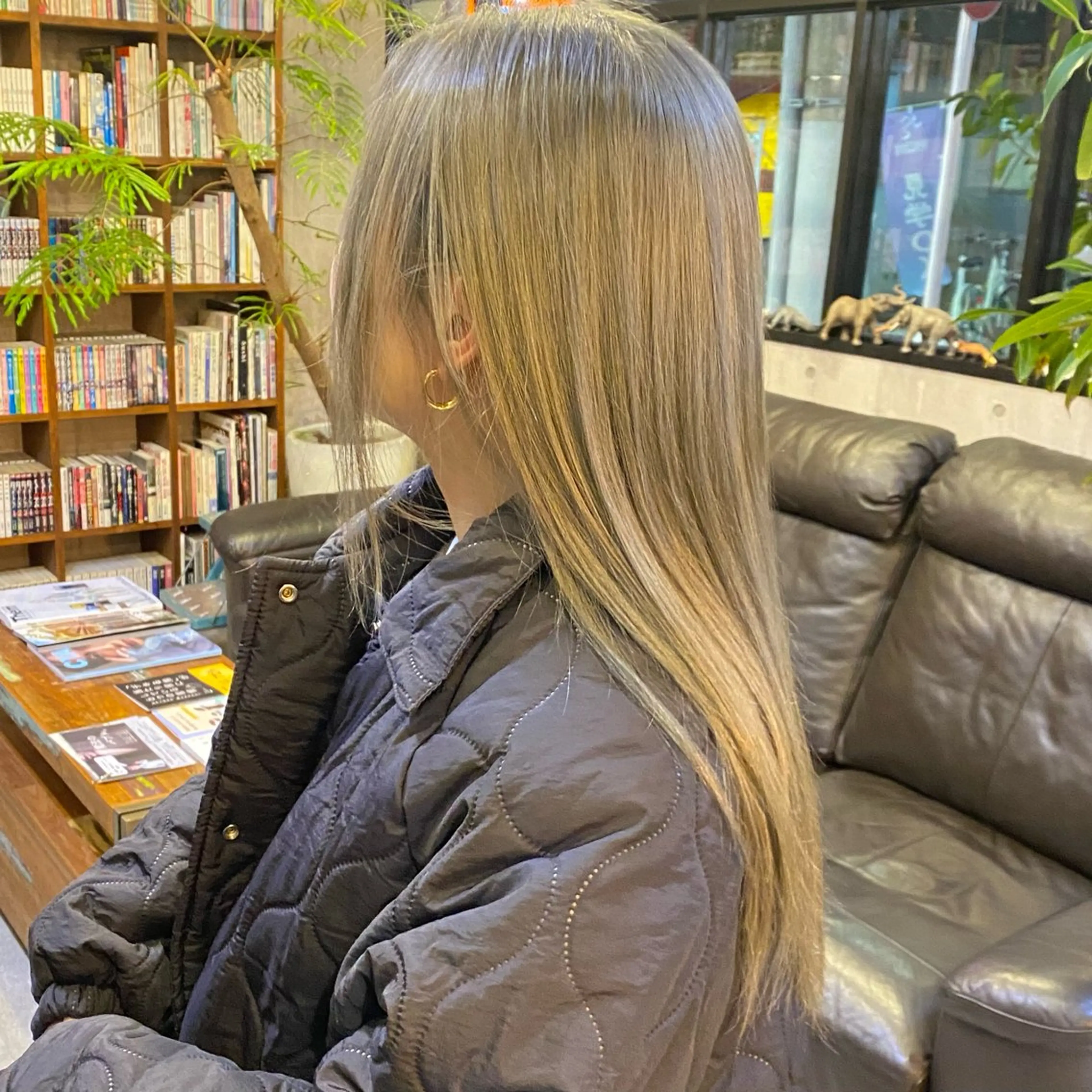 ロング カラー ベージュカラー オリーブベージュ オレンジ ヘアカラー 比嘉 陽のヘアスタイル