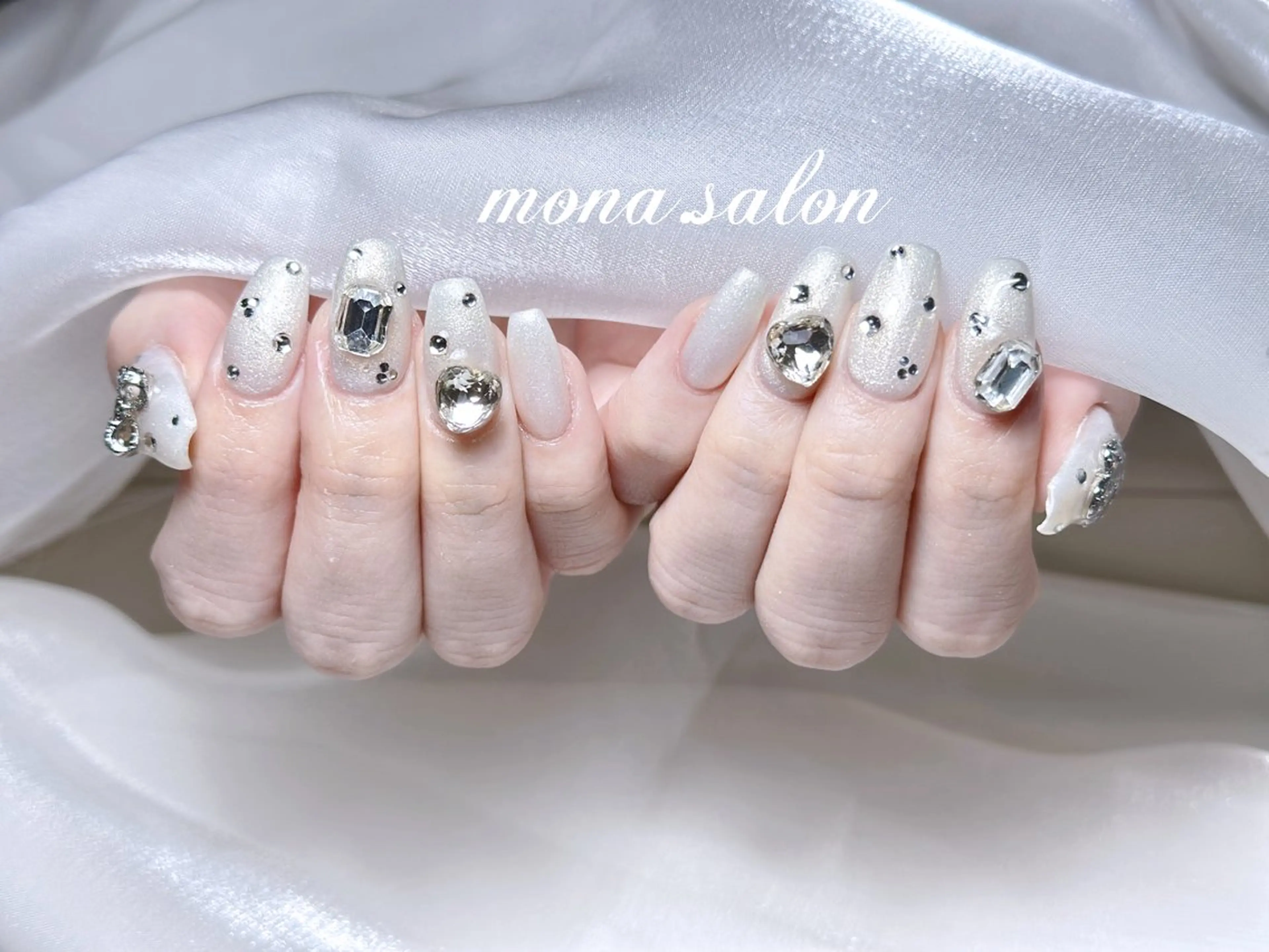 ネイル ハンドネイル Mona【パラジェル ・長さ出し専門店】のネイルデザイン