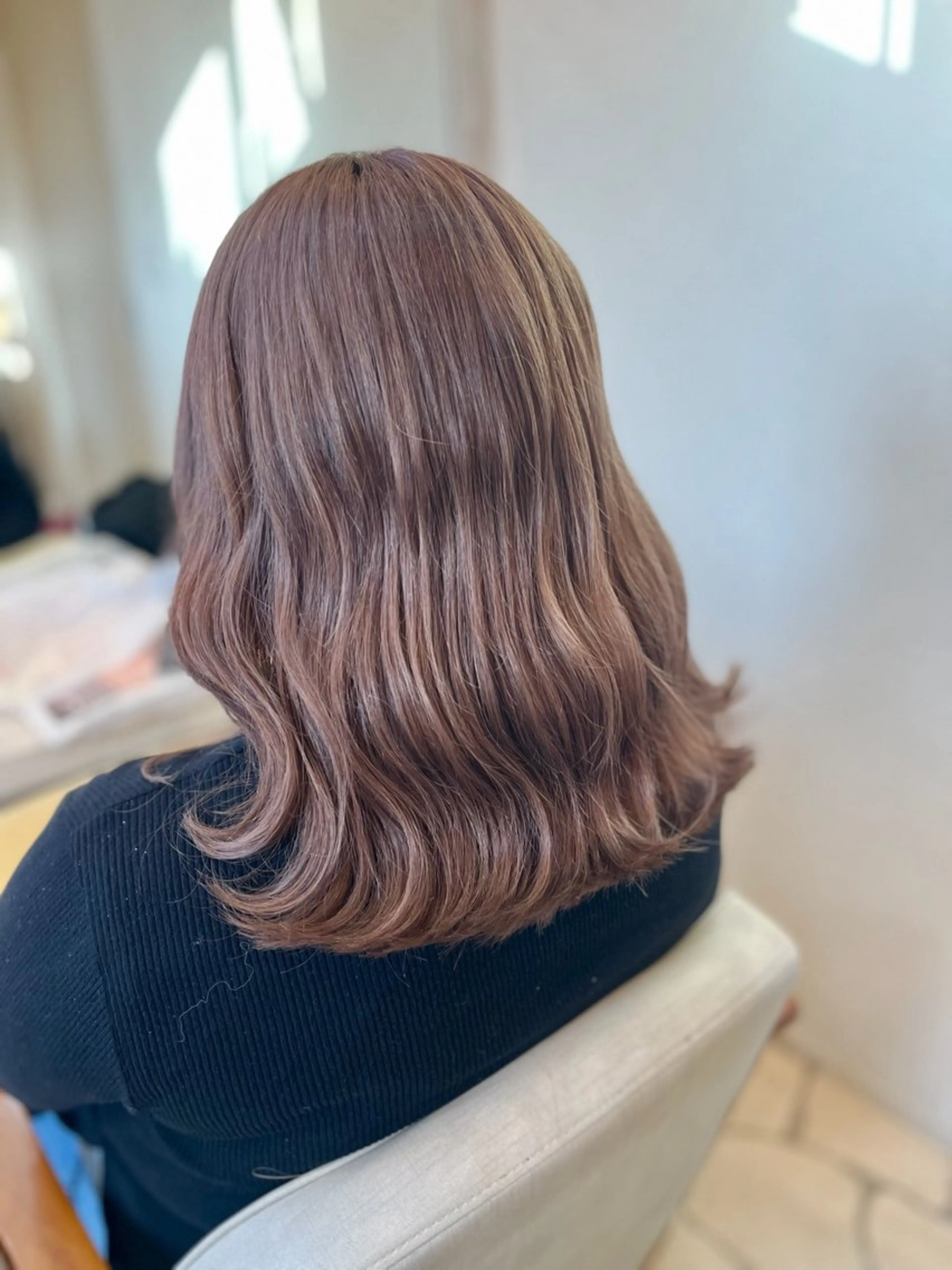 ロング ヘアカラー chaton シャトンのヘアスタイル