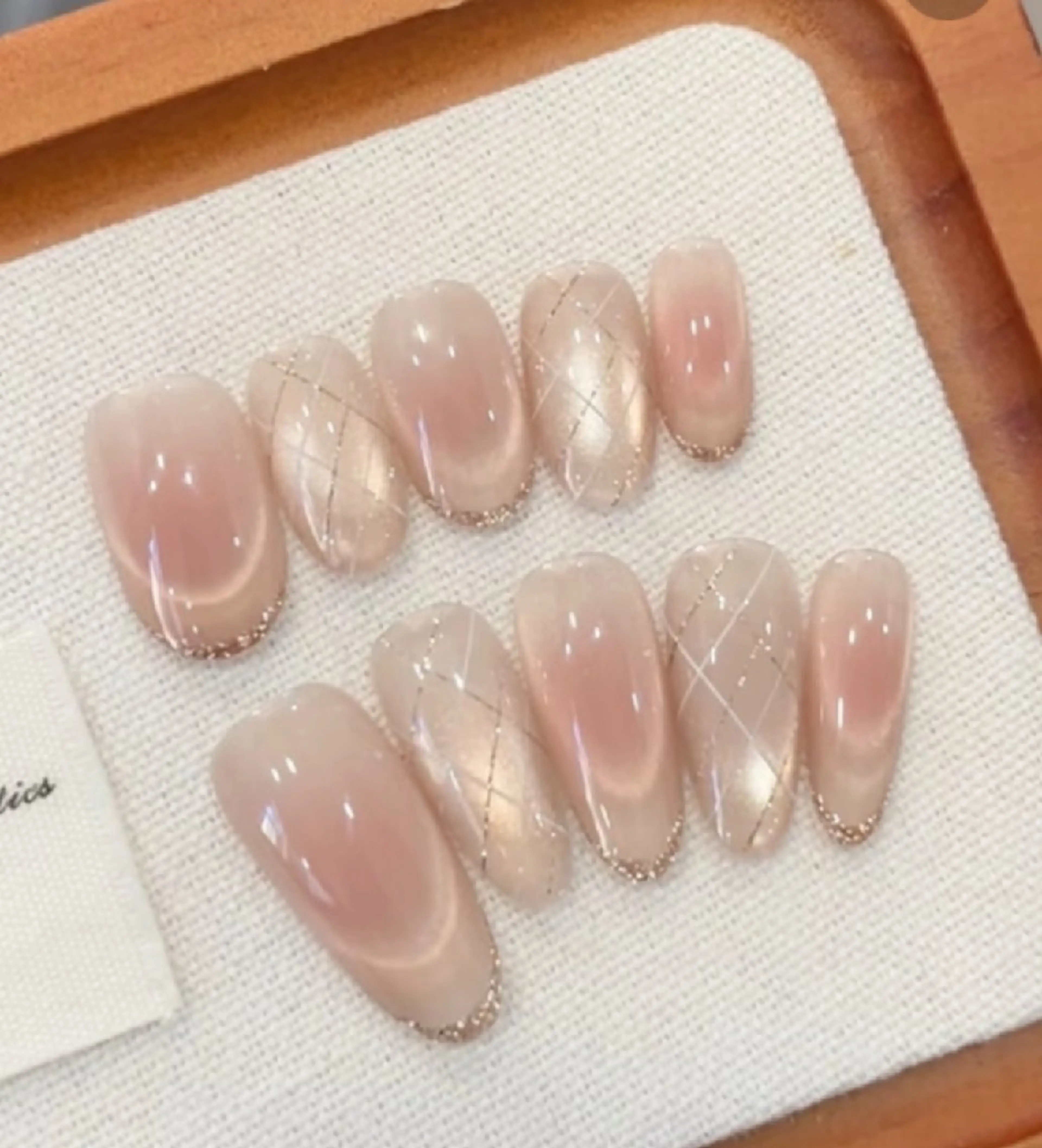 ネイル 🌻🌸🌻ひま わり🌻🌸🌻のネイルデザイン