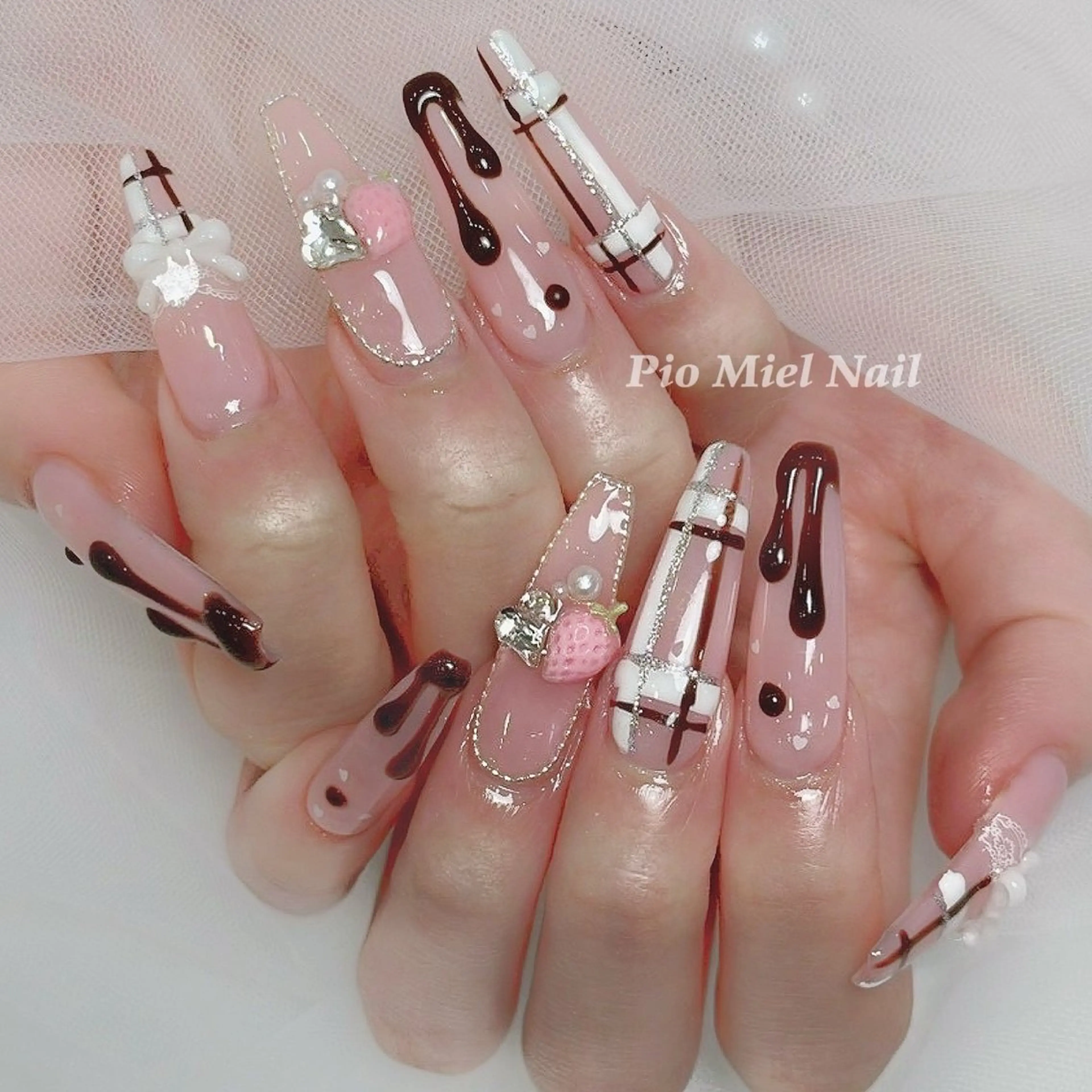 ネイル ハンドネイル HANA 長さだしのネイルデザイン