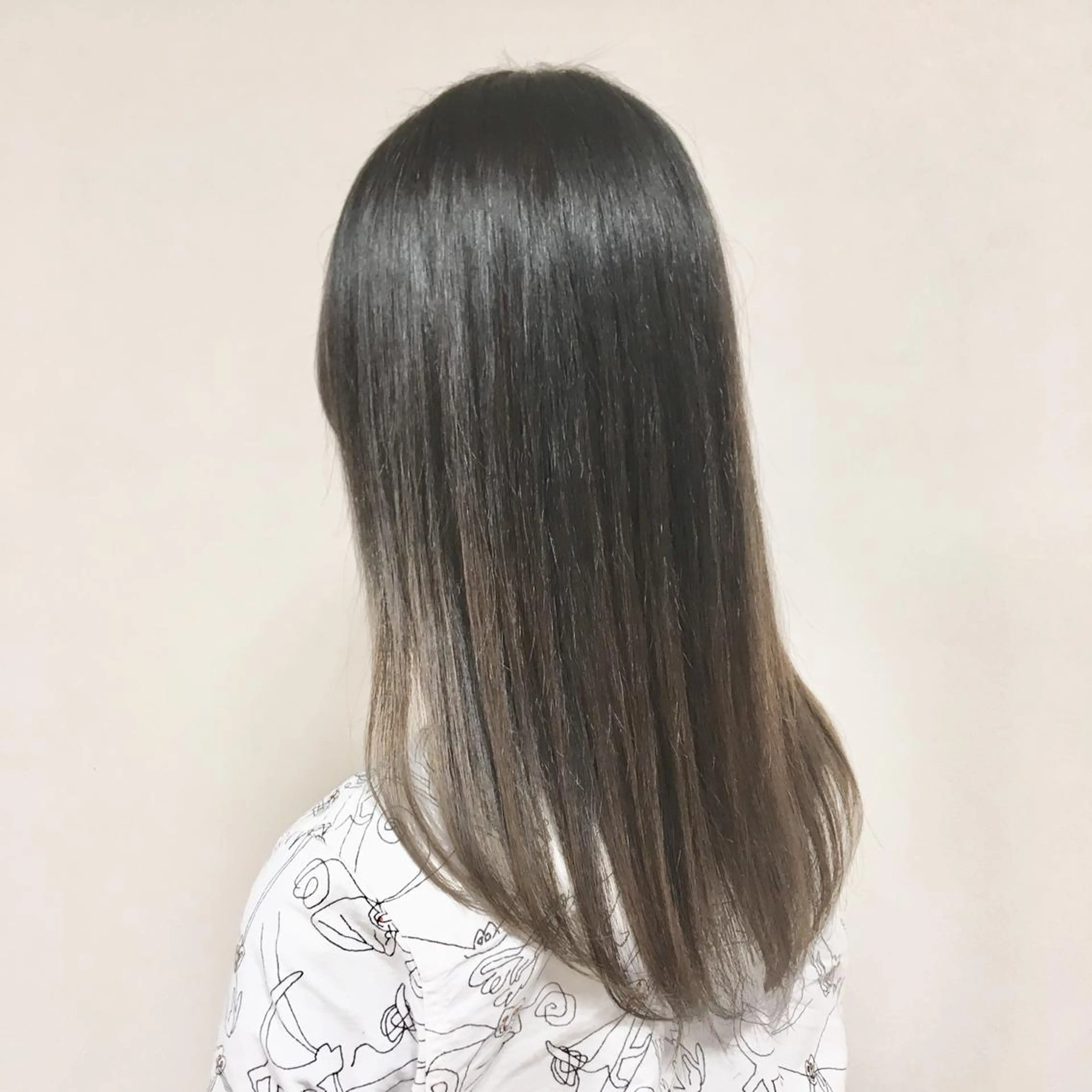セミロング カラー ヘアアレンジ ヘアカラー トリートメント 【Sweep】おじま のぞみのヘアスタイル