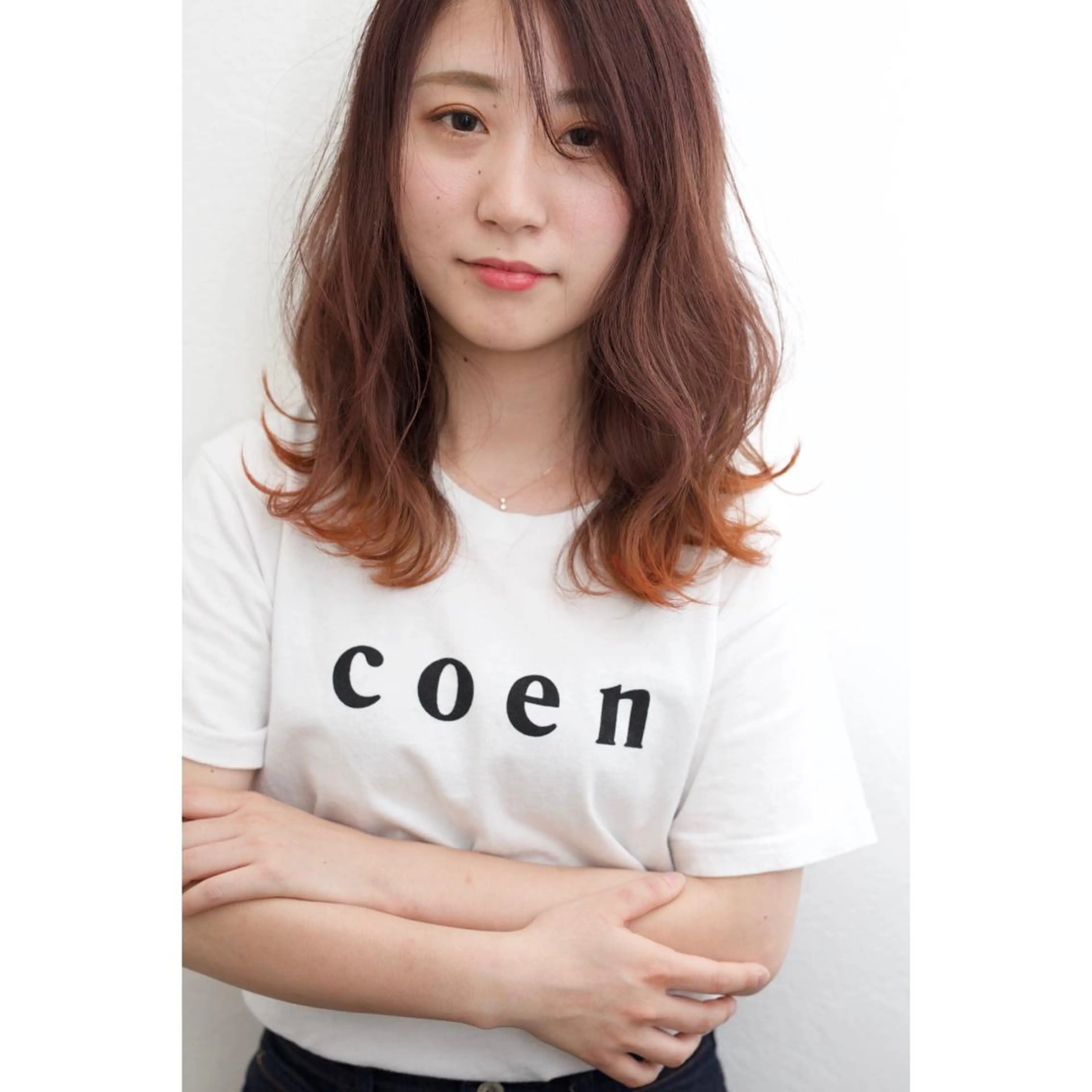 セミロング カラー fio マナミのヘアスタイル