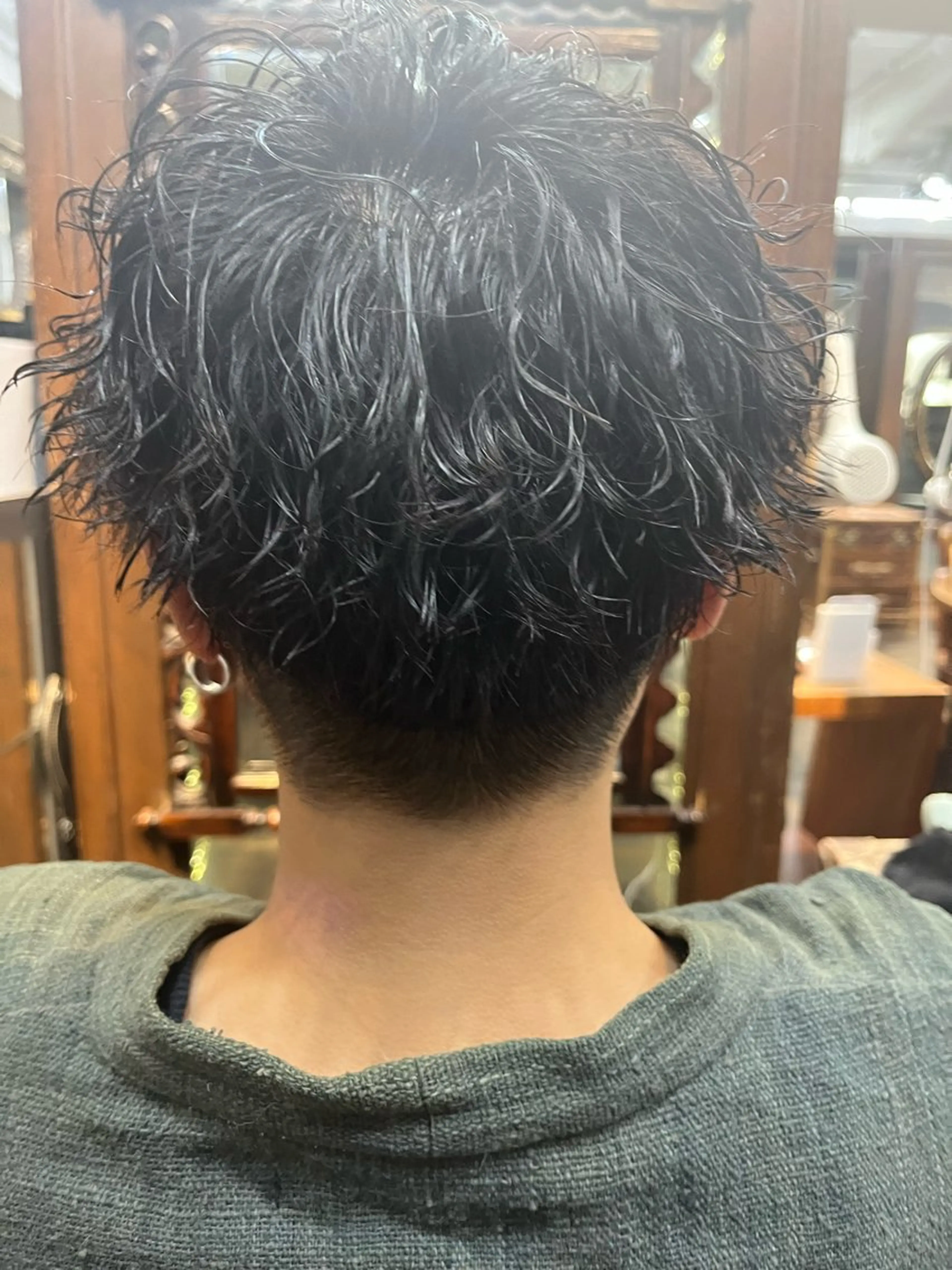 ショート パーマ メンズ 逢坂 智也のヘアスタイル