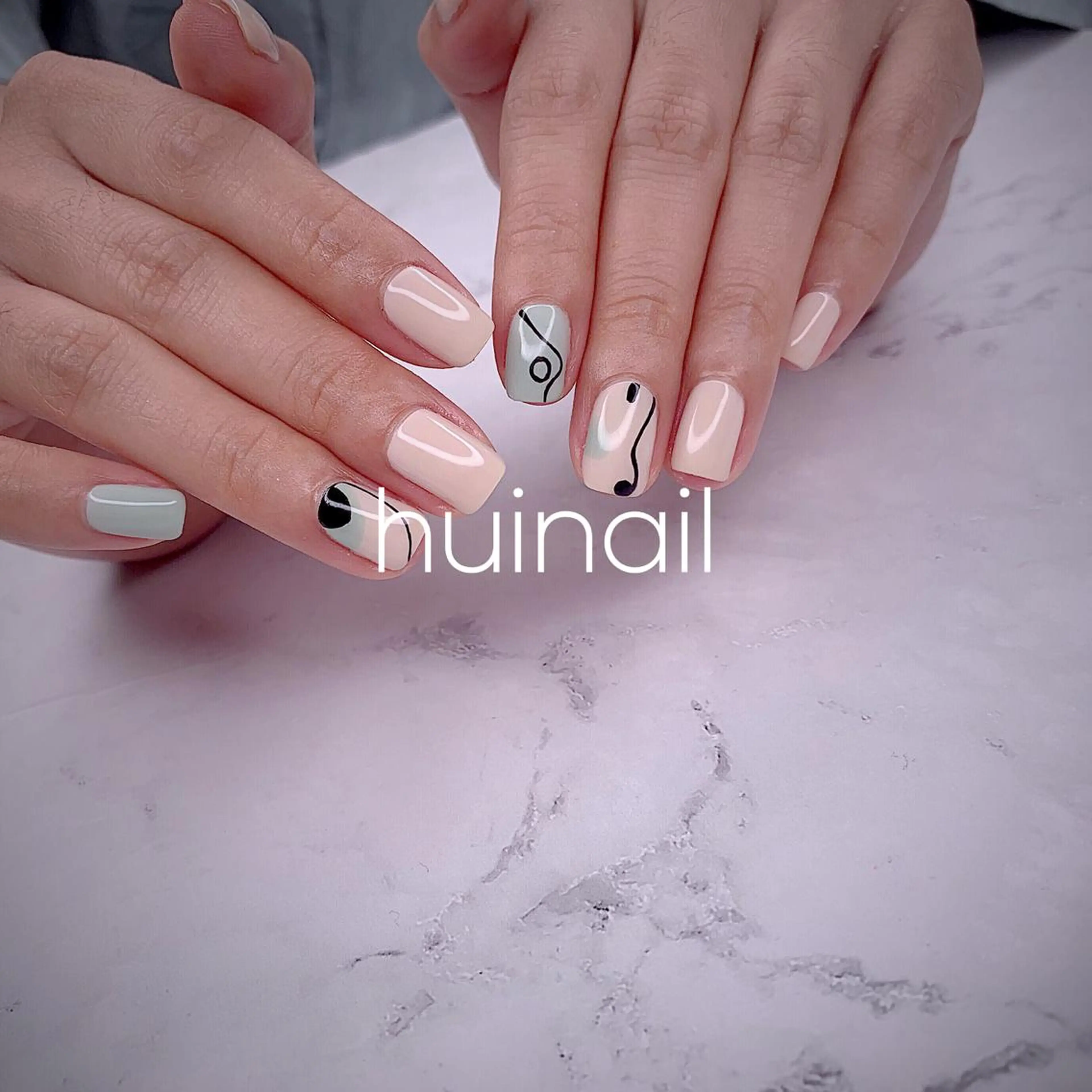 ミディアム めぐみのネイルサロン スタッフ練習のネイルデザイン