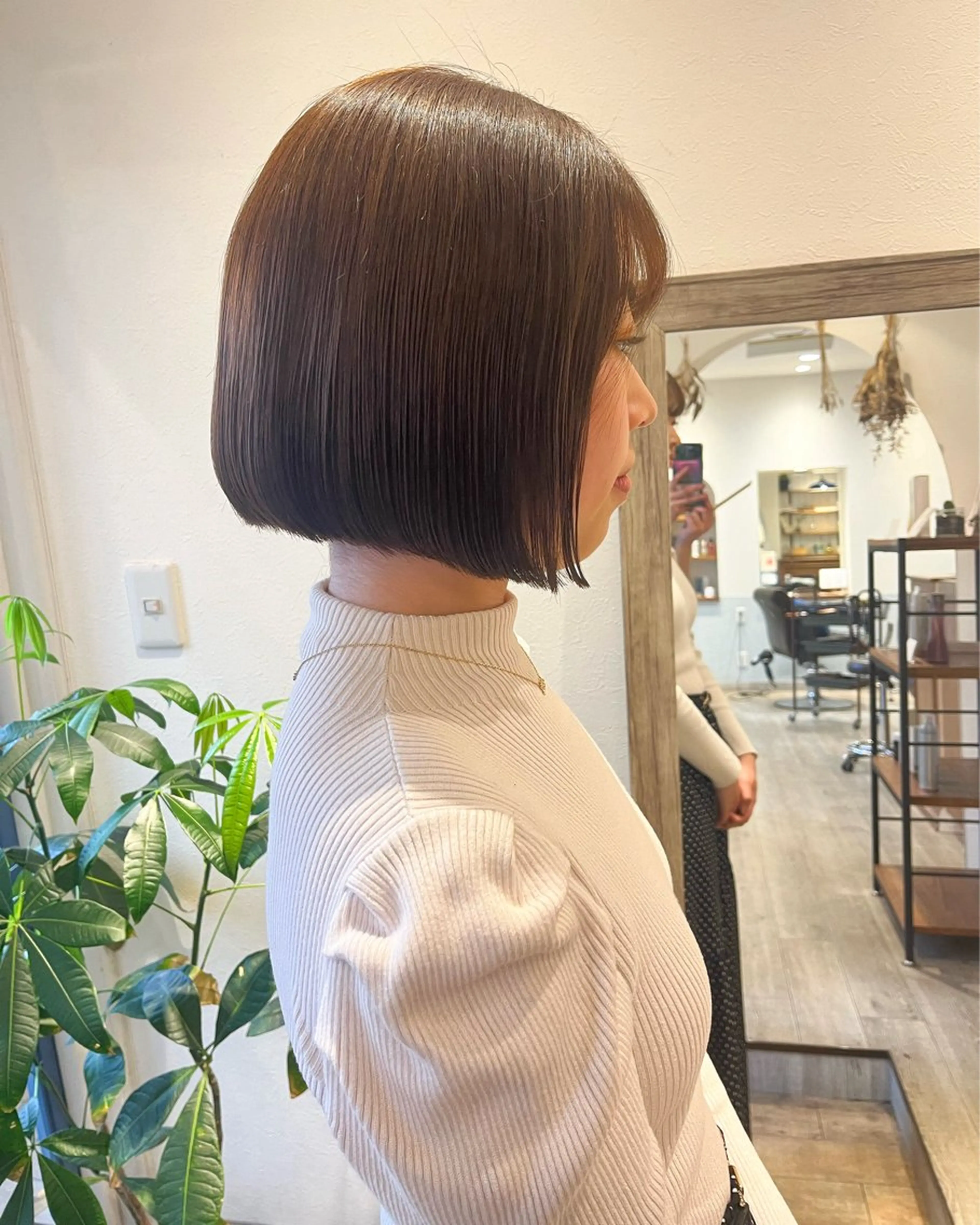 ショート カラー 切りっぱなしボブ ボブ カット ヘアカラー トリートメント ヘッドスパ 上品な暖色/丸みボブ Chie🪷のヘアスタイル