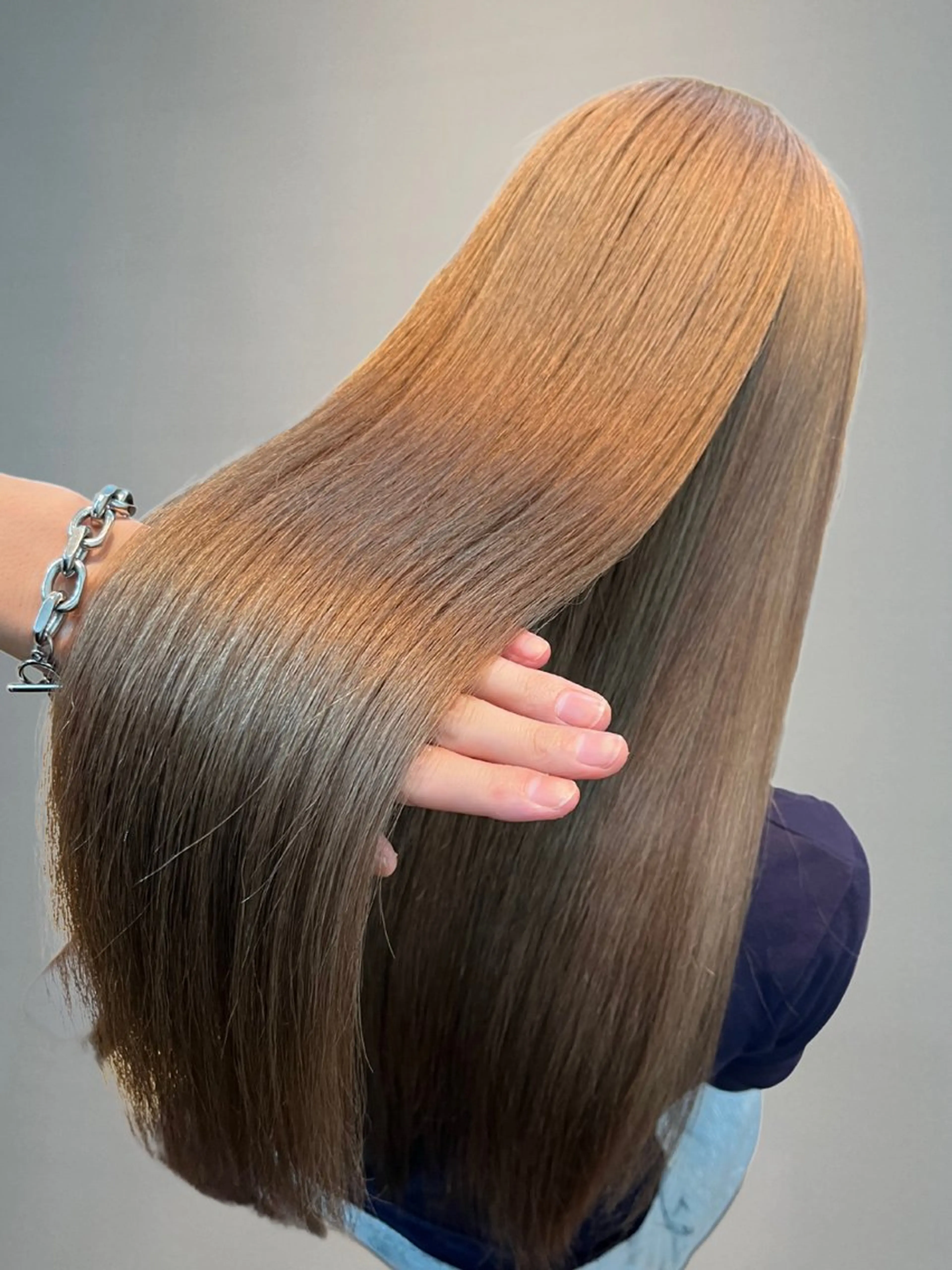 ロング カラー ヘアカラー トリートメント 《髪質改善 UN BLEACH》のヘアスタイル