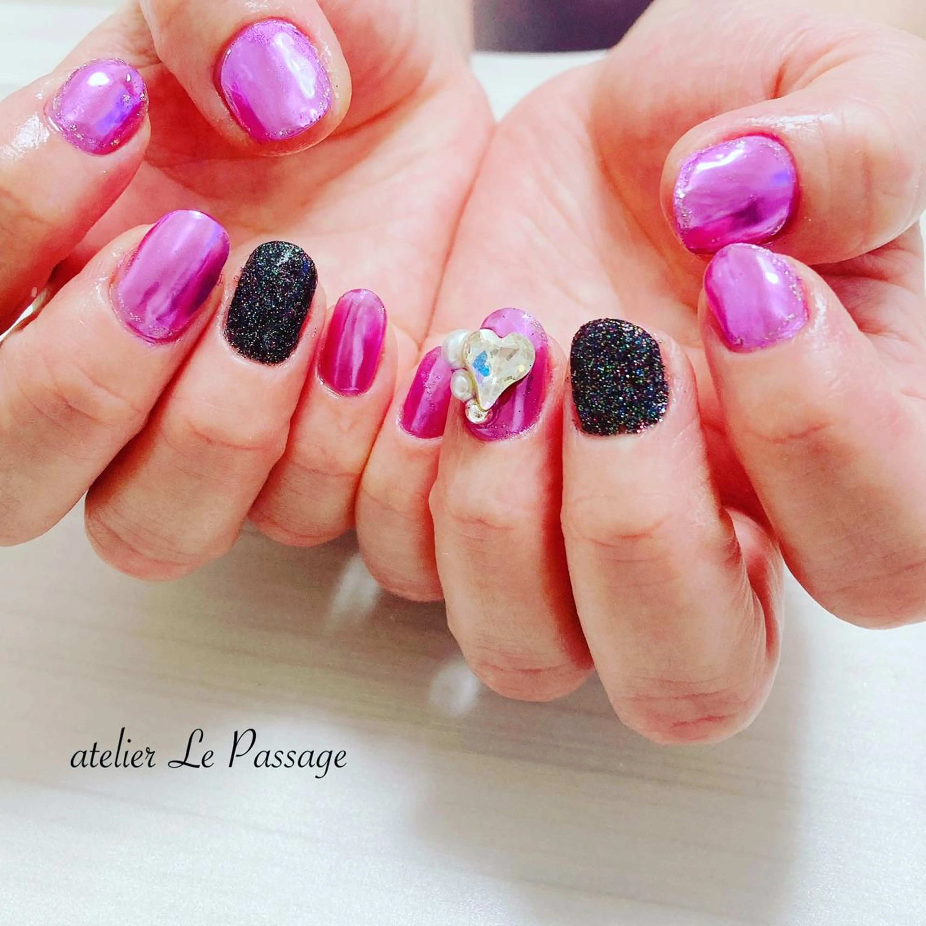 ネイル ジェルネイル ハート ラメ(グリッター) ミラーネイル オフィスネイル h nakatsukaのネイルデザイン