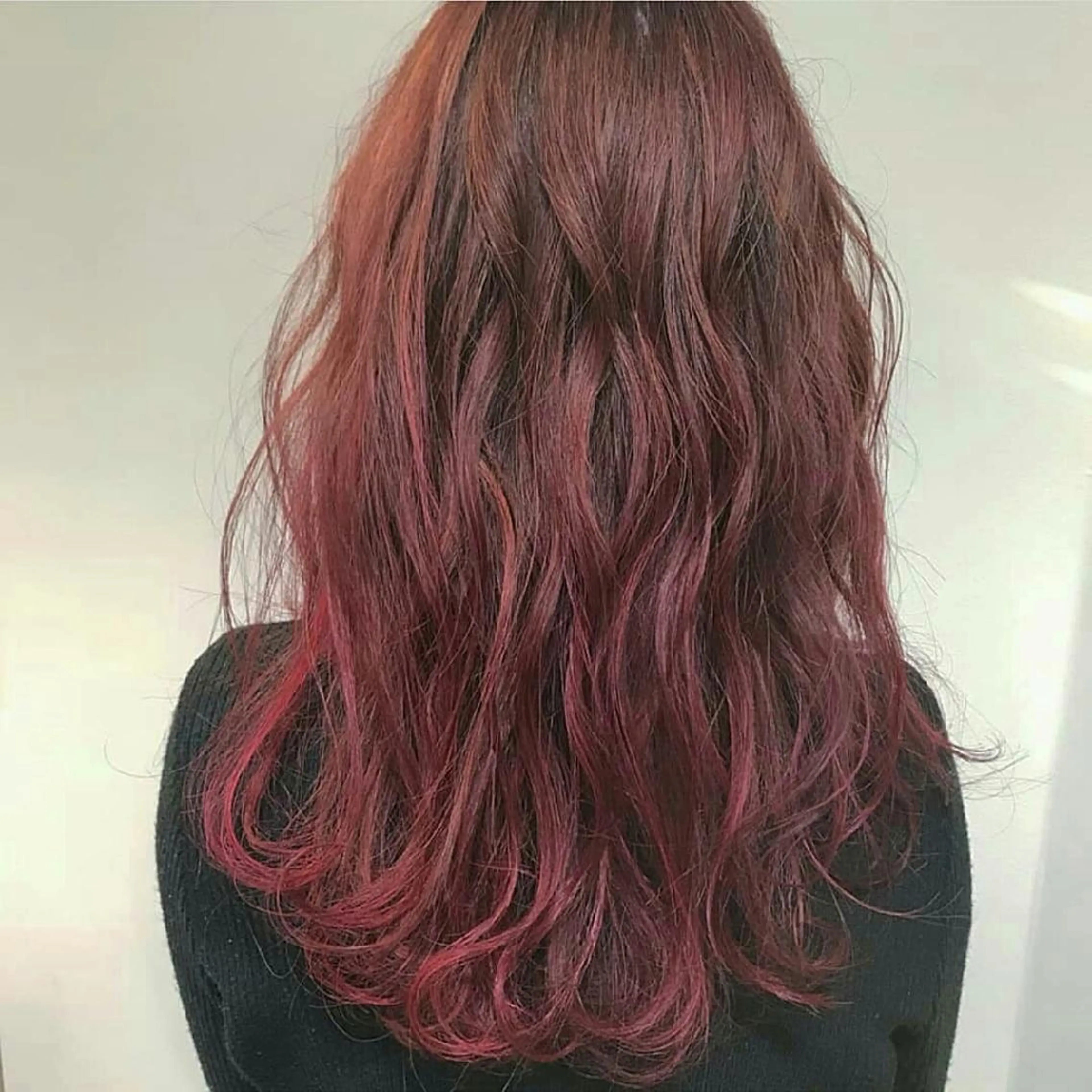 セミロング ヘアカラー Luisハイライト　 喜連瓜破、髪質改善のヘアスタイル