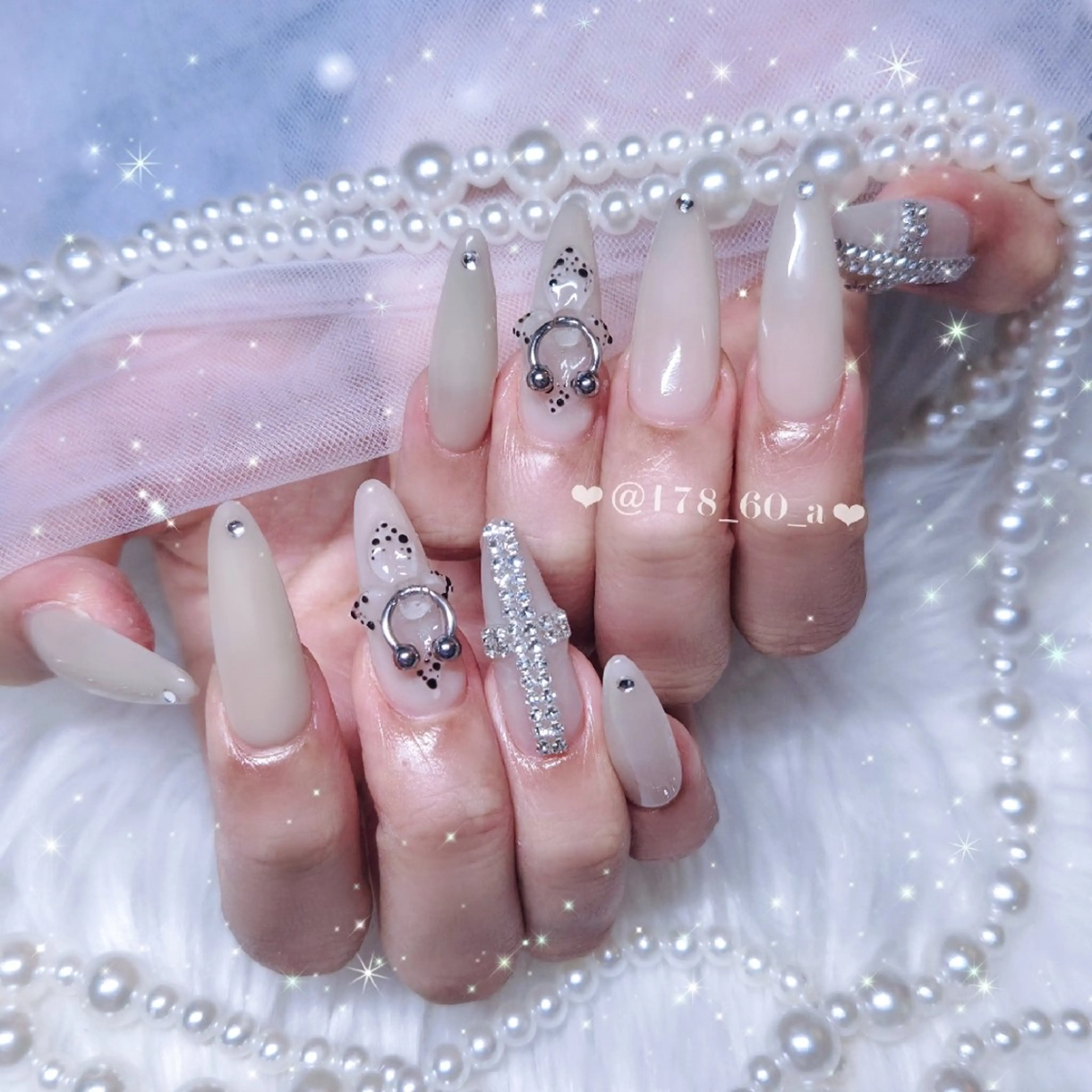 ネイル スカルプネイル ハンドネイル HAPPINAS🎀  れん🖤痛ネイルのネイルデザイン