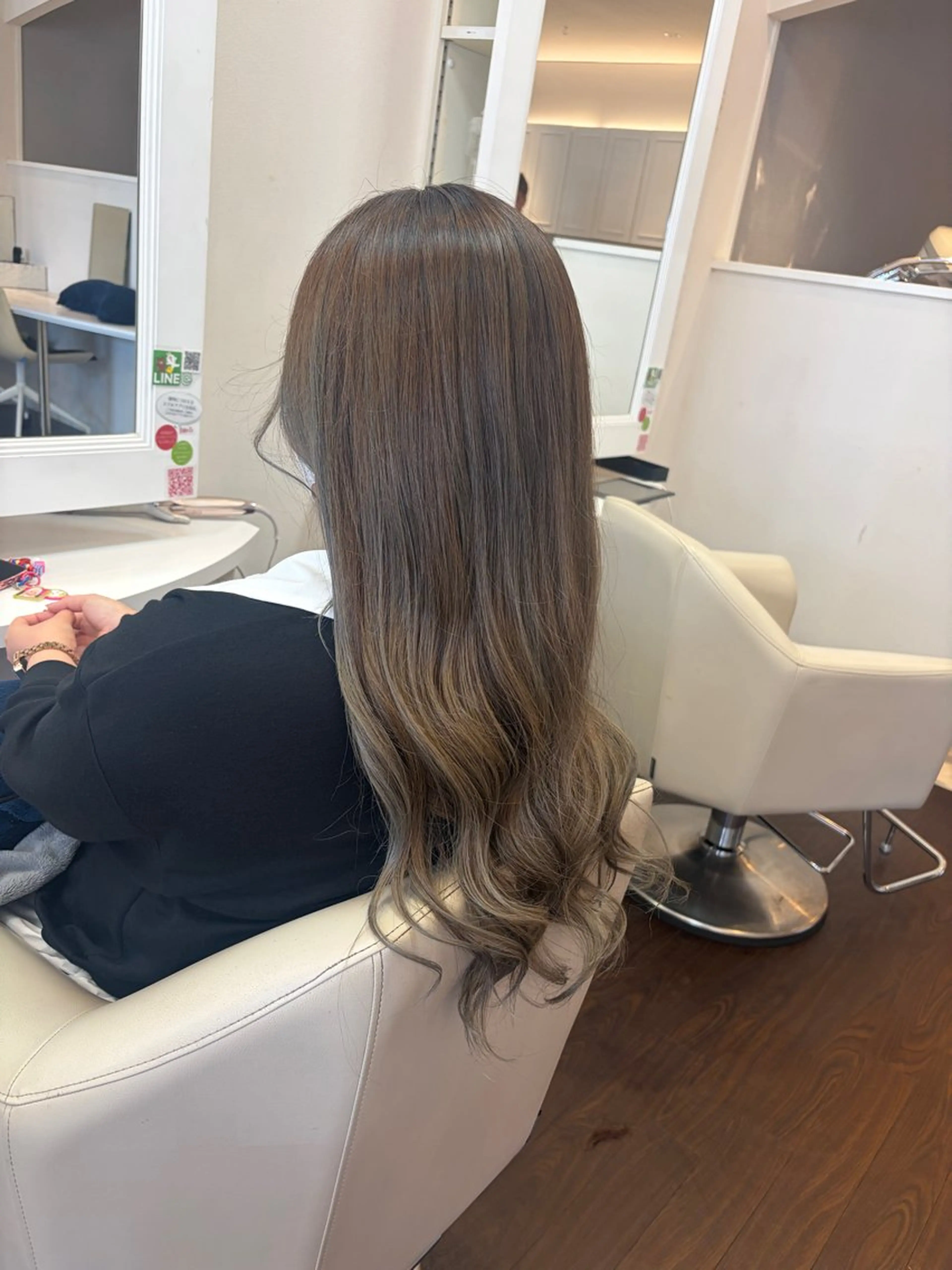 ロング ヘアカラー トリートメント 秋山 麗奈のヘアスタイル