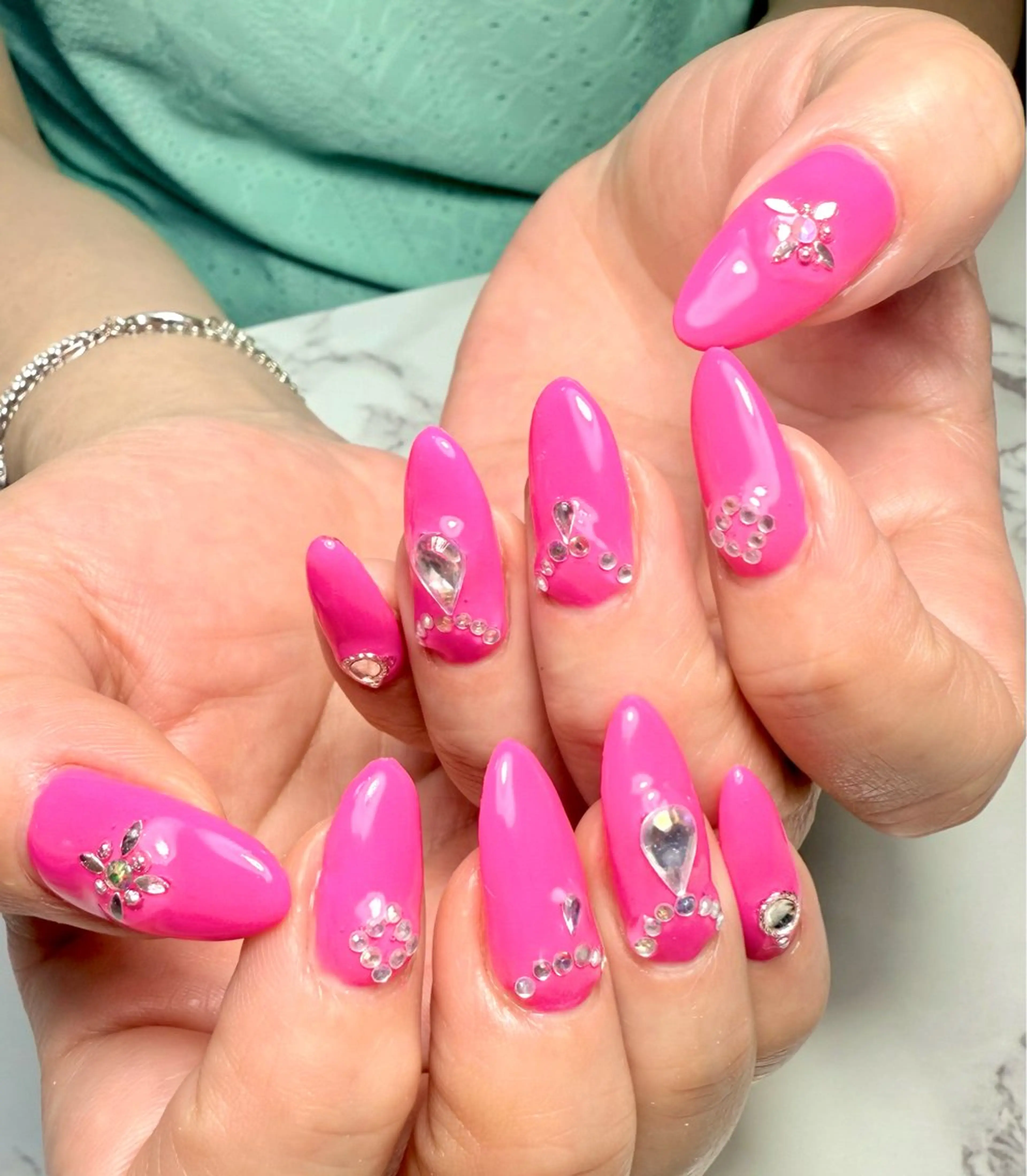 ネイル アニマル柄 アートネイル チークネイル フレンチネイル 氷ネイル・うるうるネイル M.N_ nailのネイルデザイン