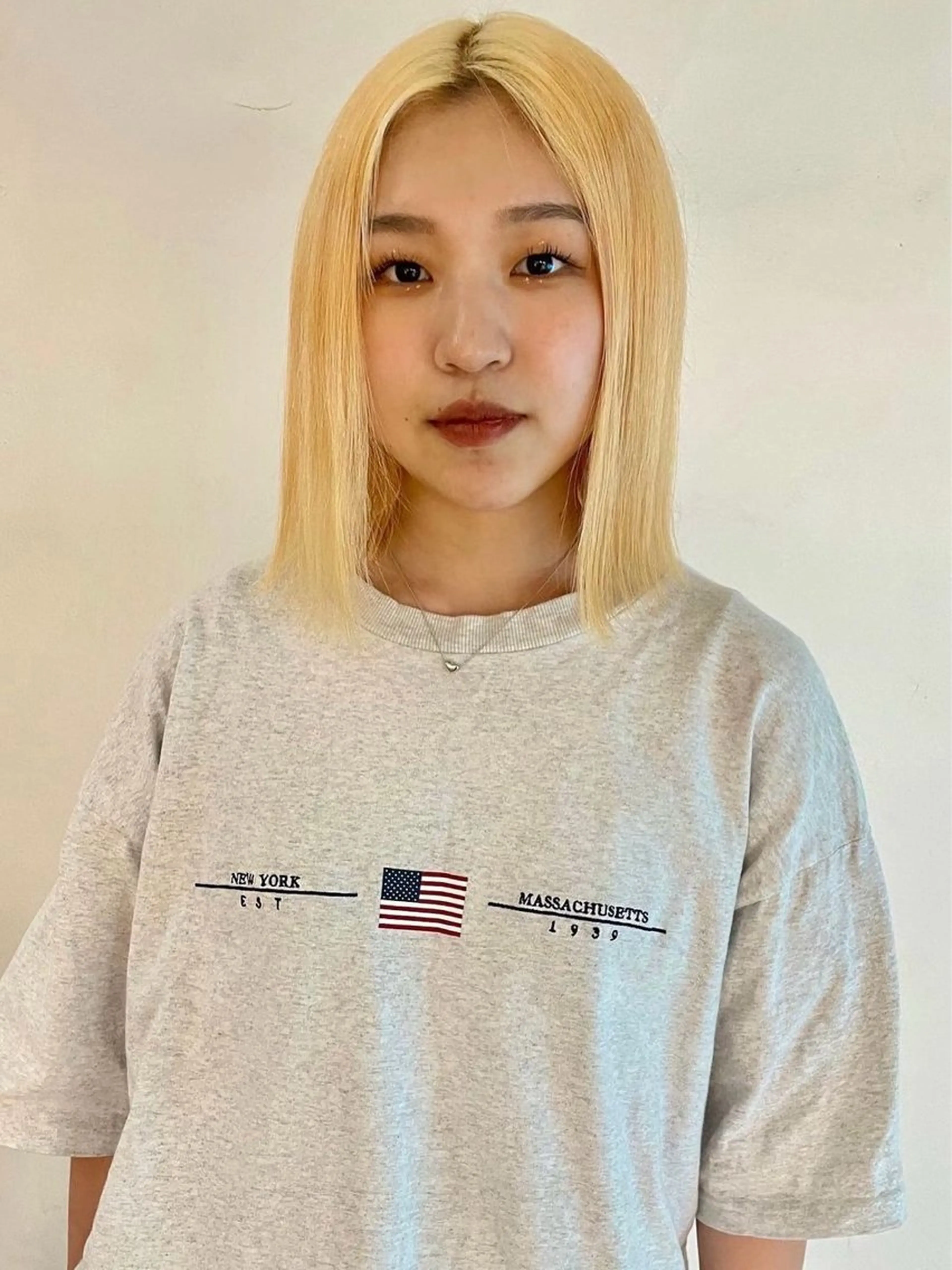 ミディアム ヘアカラー ハイトーン/レイヤー nail 百咲💌のヘアスタイル