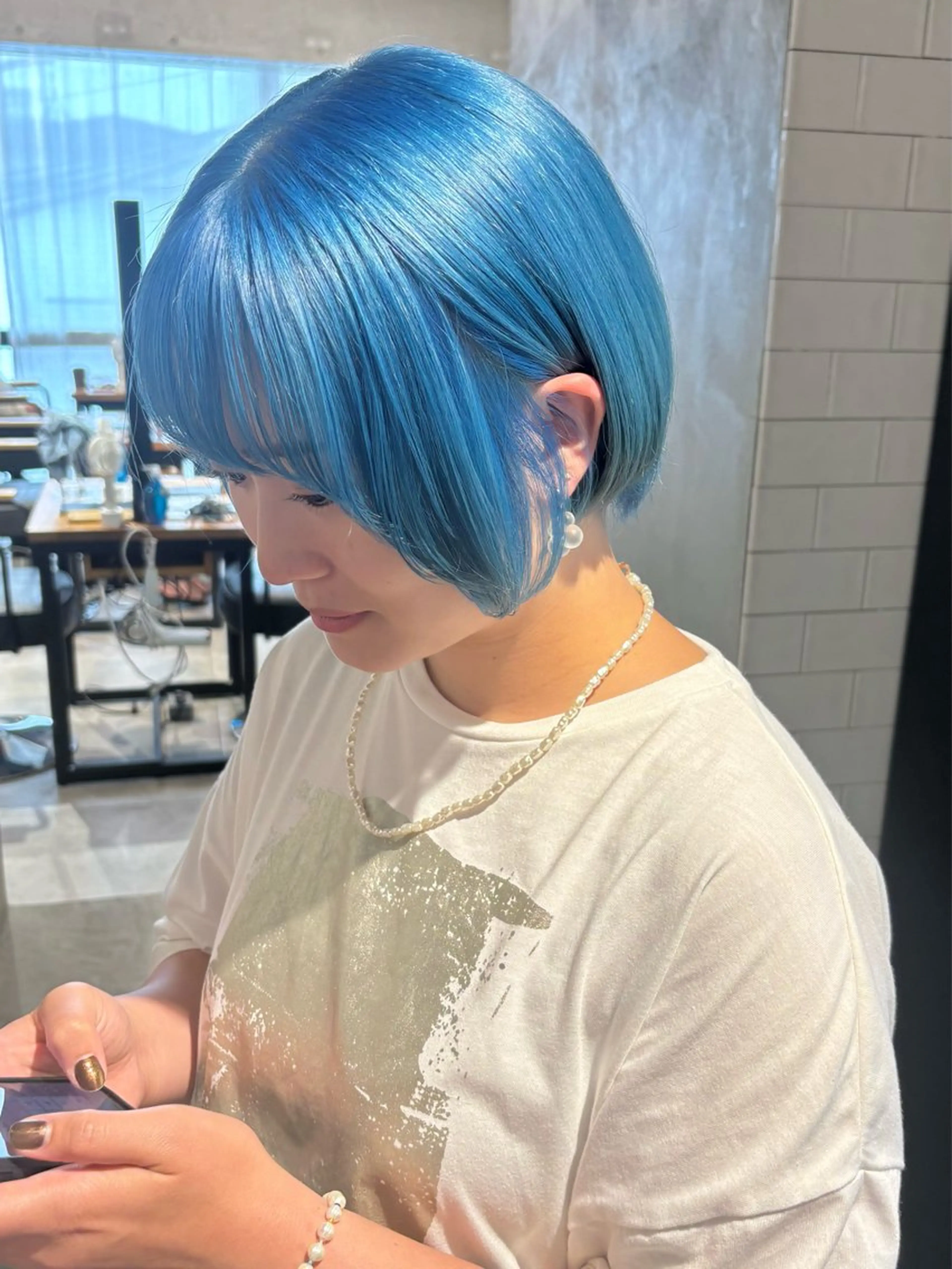 ショート カラー ブリーチ ハイトーンカラー ショートヘア カット ヘアカラー 井上 唯のヘアスタイル