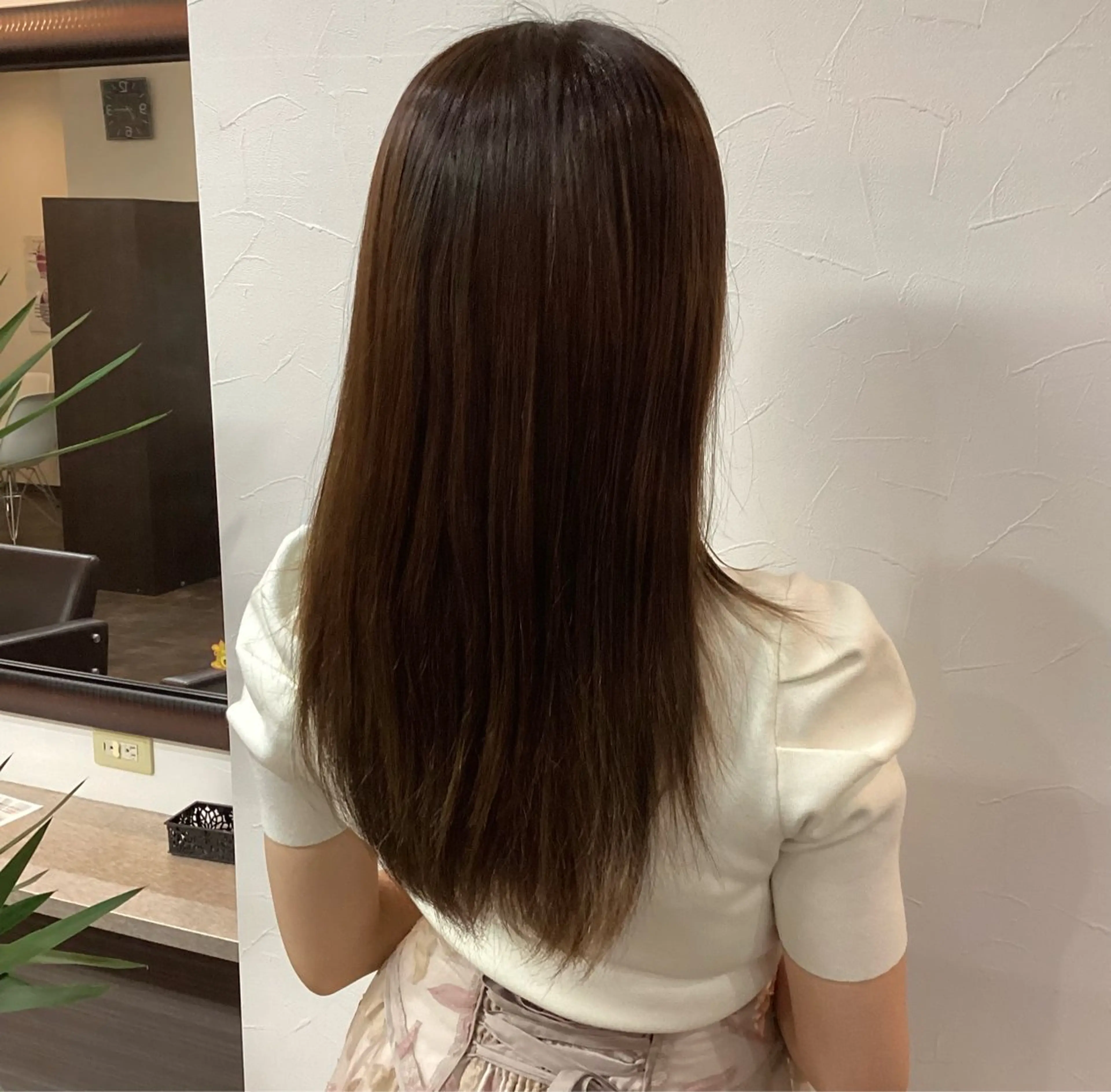 (初めてカラリス)リタッチ(根元3センチ以内)➕超高分子コラーゲントリートメント(白髪染めもOK)➕ホームケアプレゼントの写真