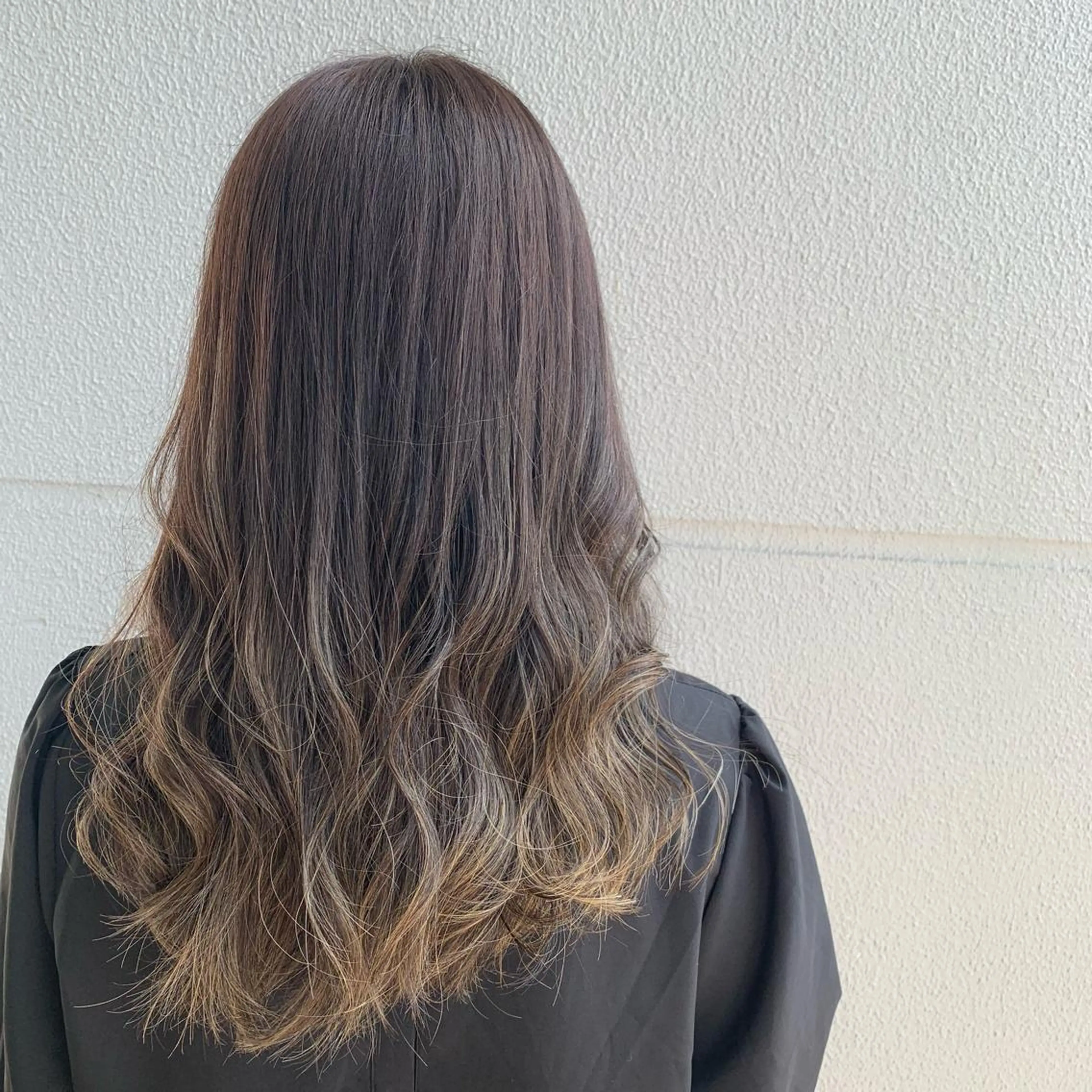 セミロング ハイライト 佐々木 優衣のヘアスタイル