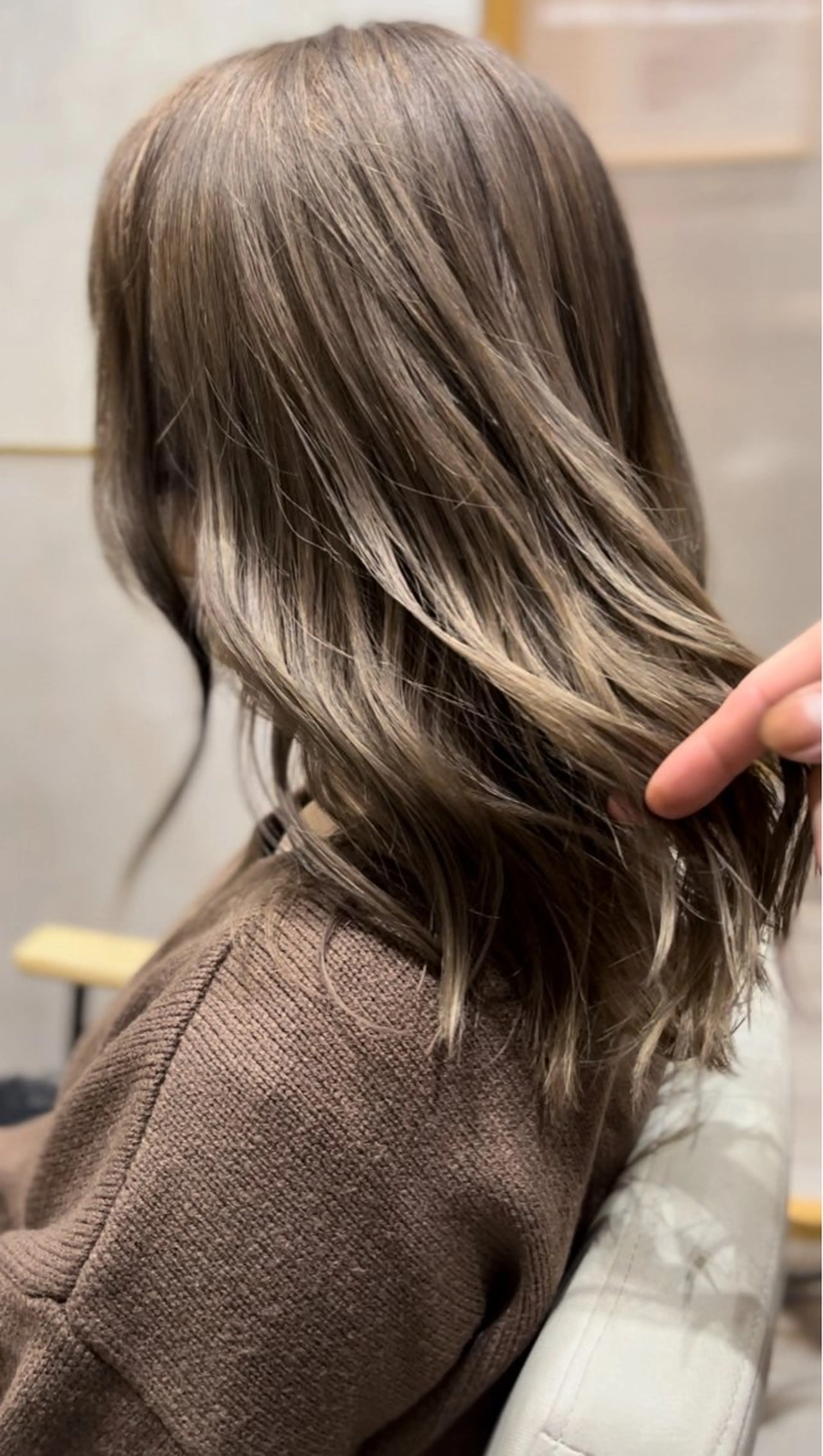 ロング カラー ハイライト 透明感カラー松本のヘアスタイル