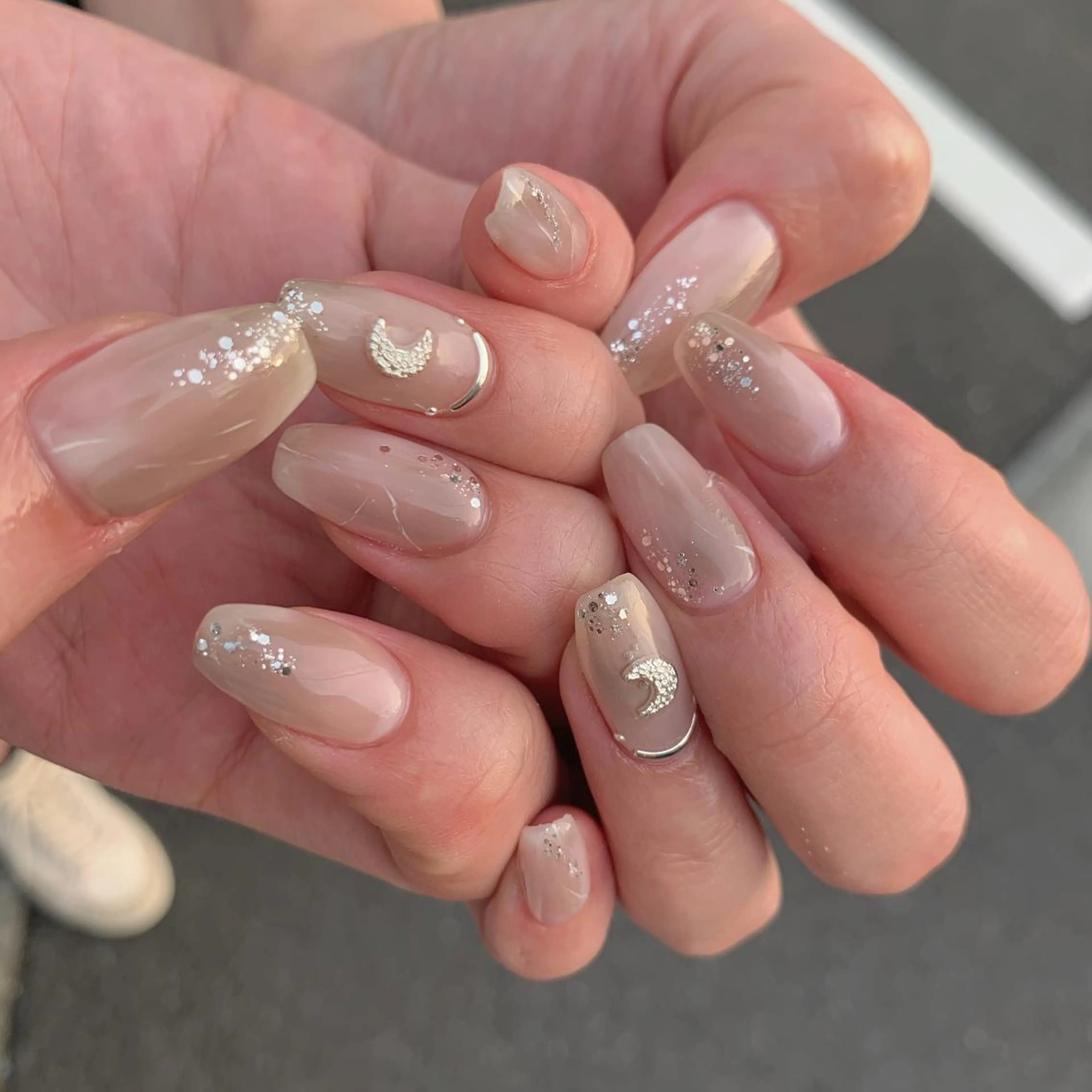 ミディアム カラー パーマ ヘアアレンジ メンズ キッズ ネイル マツエク・マツパ feey ⁑erinaのネイルデザイン