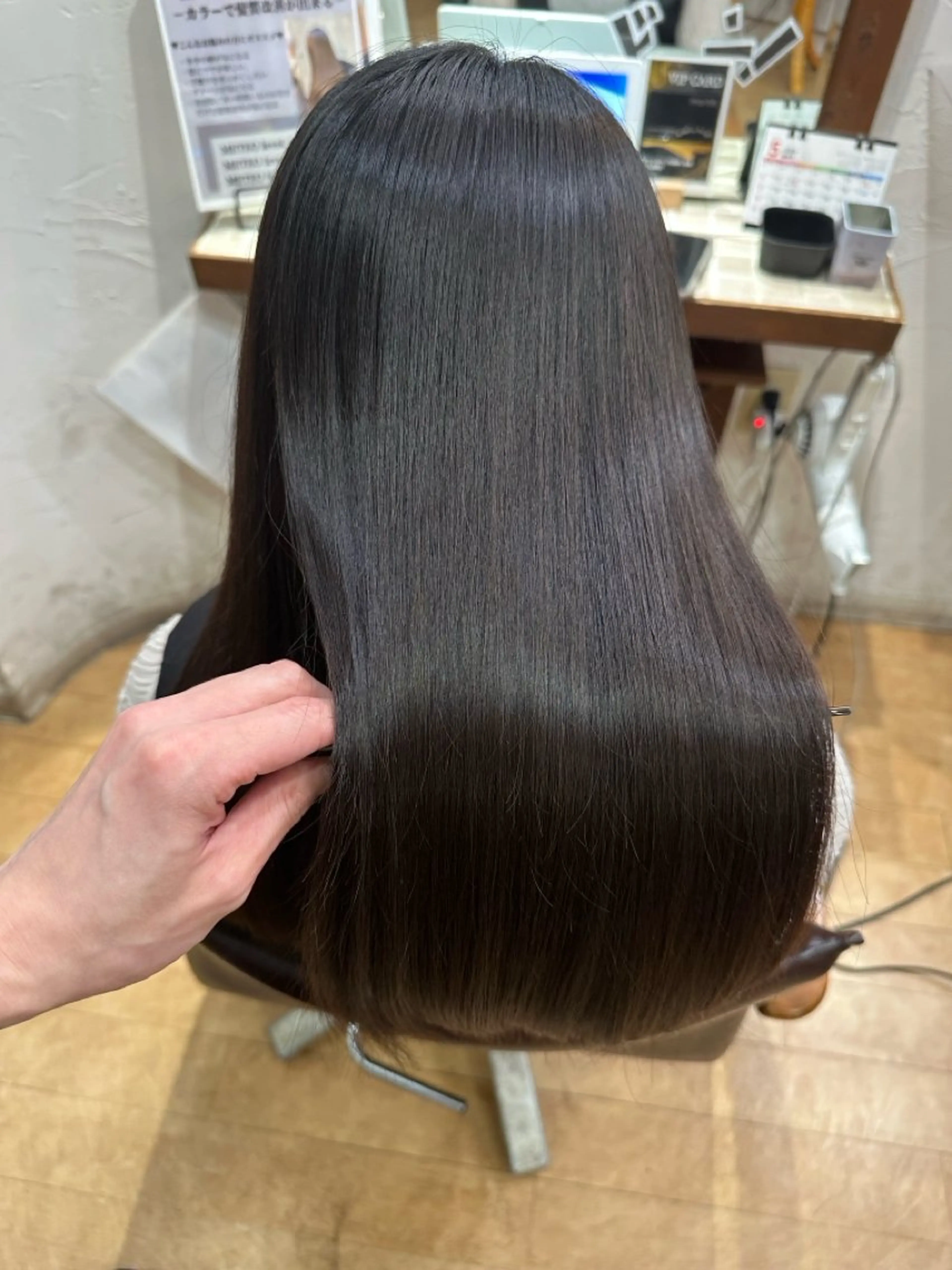 ロング 透明感カラー特化若山 結愛のヘアスタイル