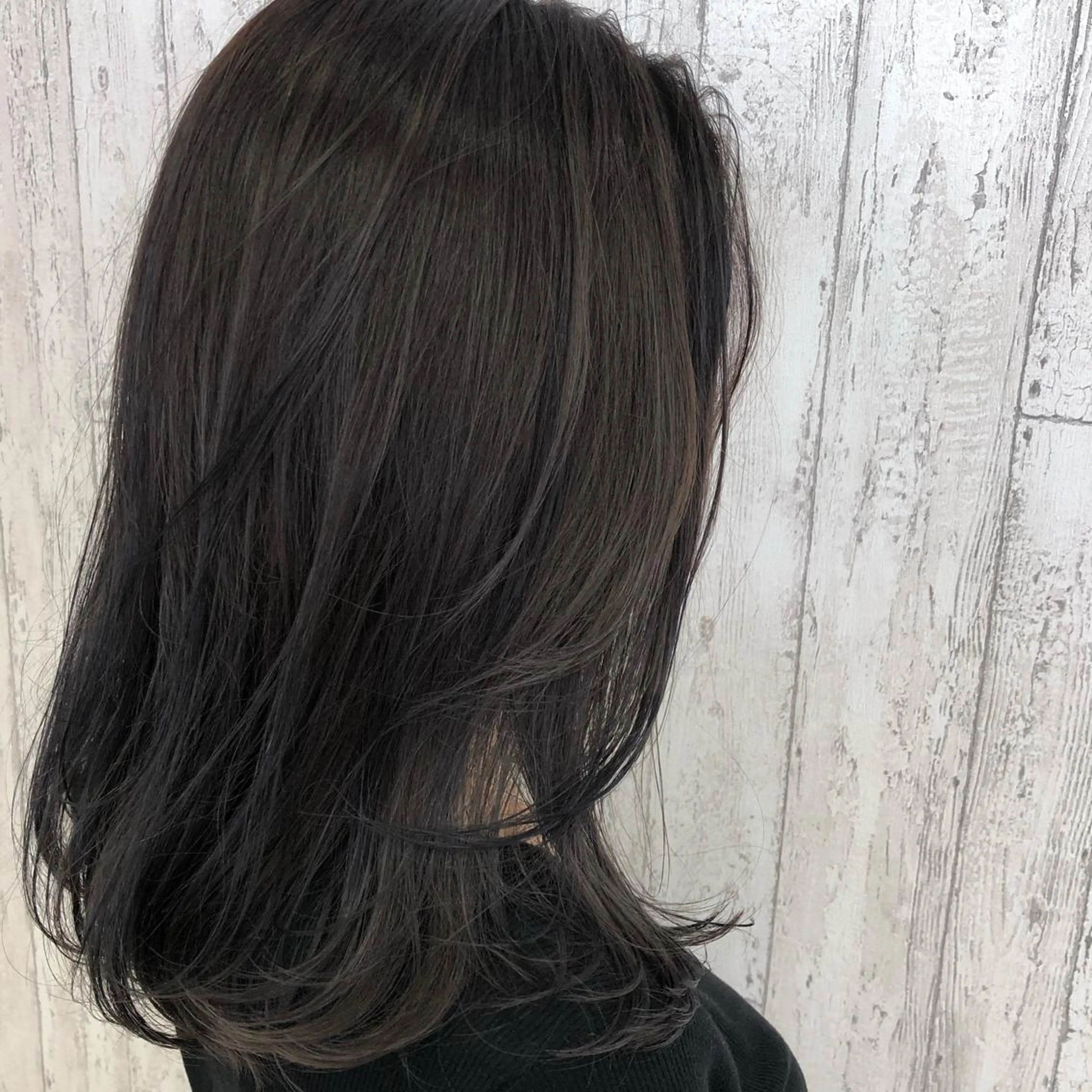 セミロング カラー ブラウンカラー チョコレートブラウン Kaede .のヘアスタイル