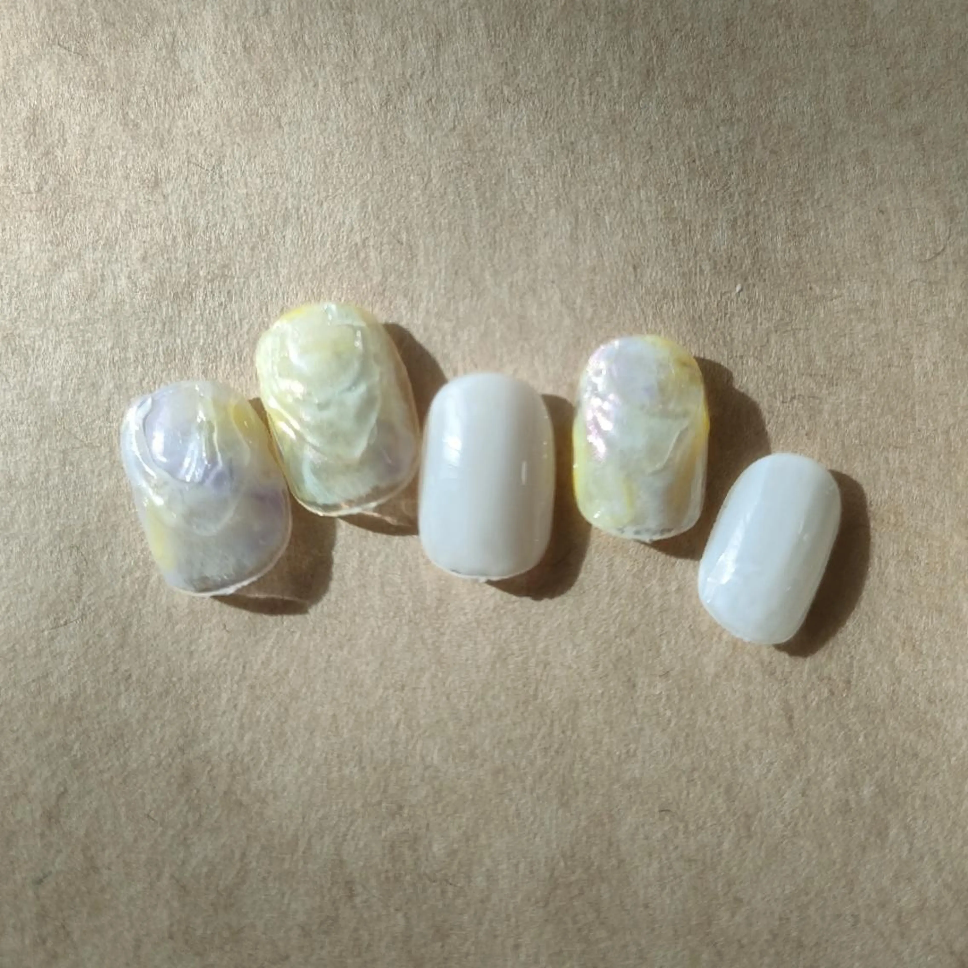 ネイル 春ネイル 黄色 oir. nailsalonのネイルデザイン