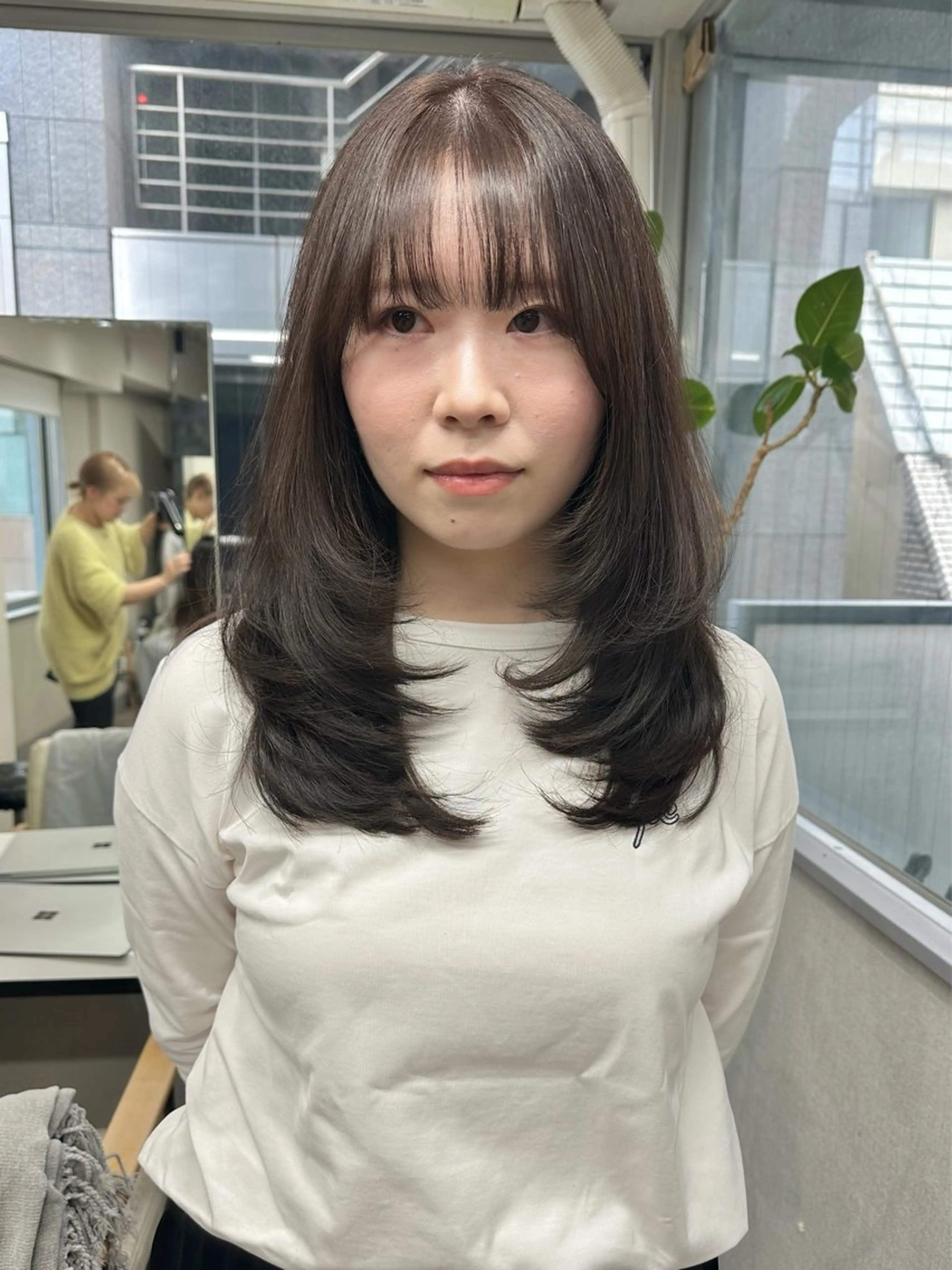 セミロング カラー グレージュ レイヤーカット カット ヘアカラー トリートメント レイヤーカット🪄 耳ツボ🎀Ayumiのヘアスタイル