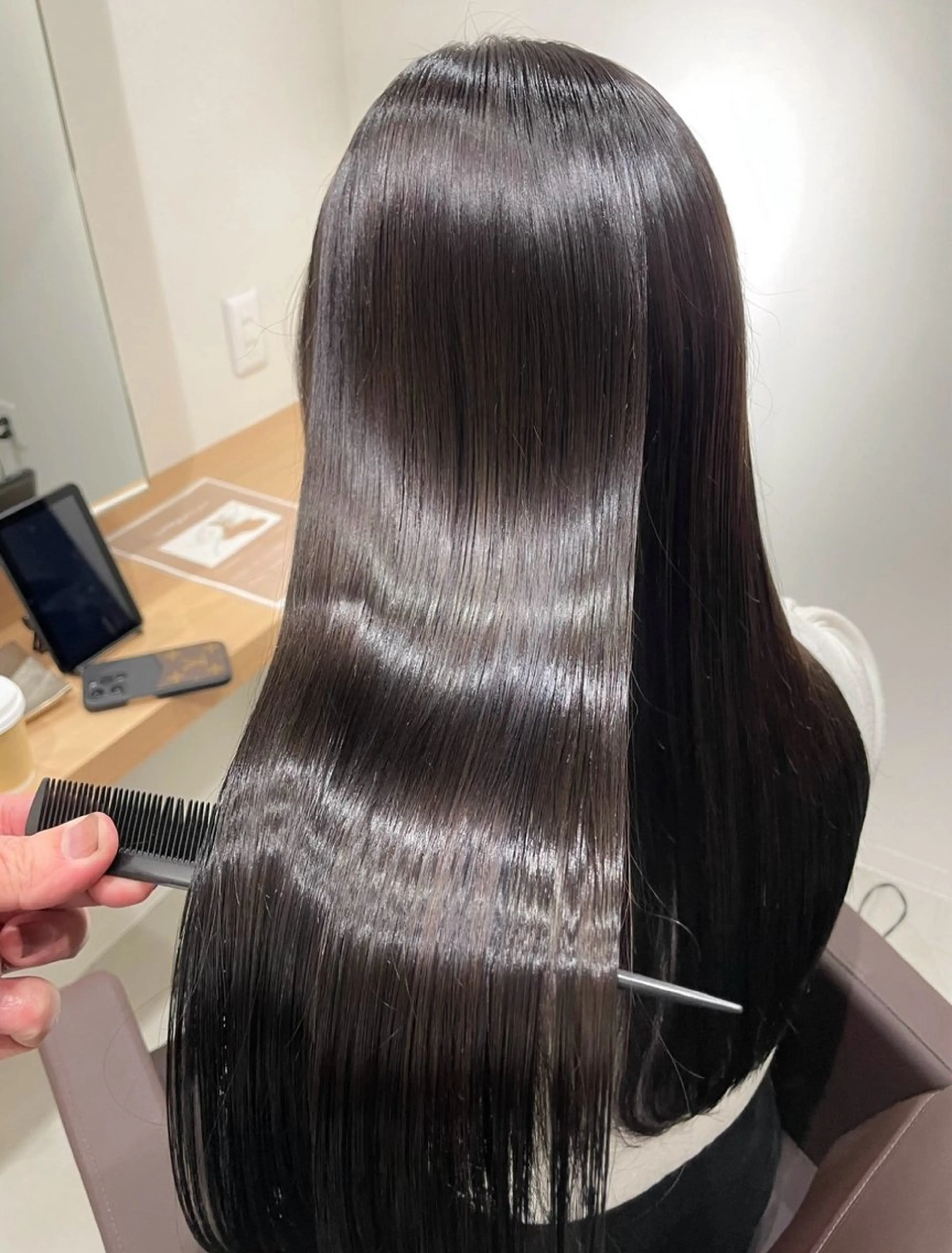 ロング カラー アッシュ グレージュ オリーブグレージュ オリーブグレー 髪質改善 カット ヘアカラー トリートメント Attrait .のヘアスタイル