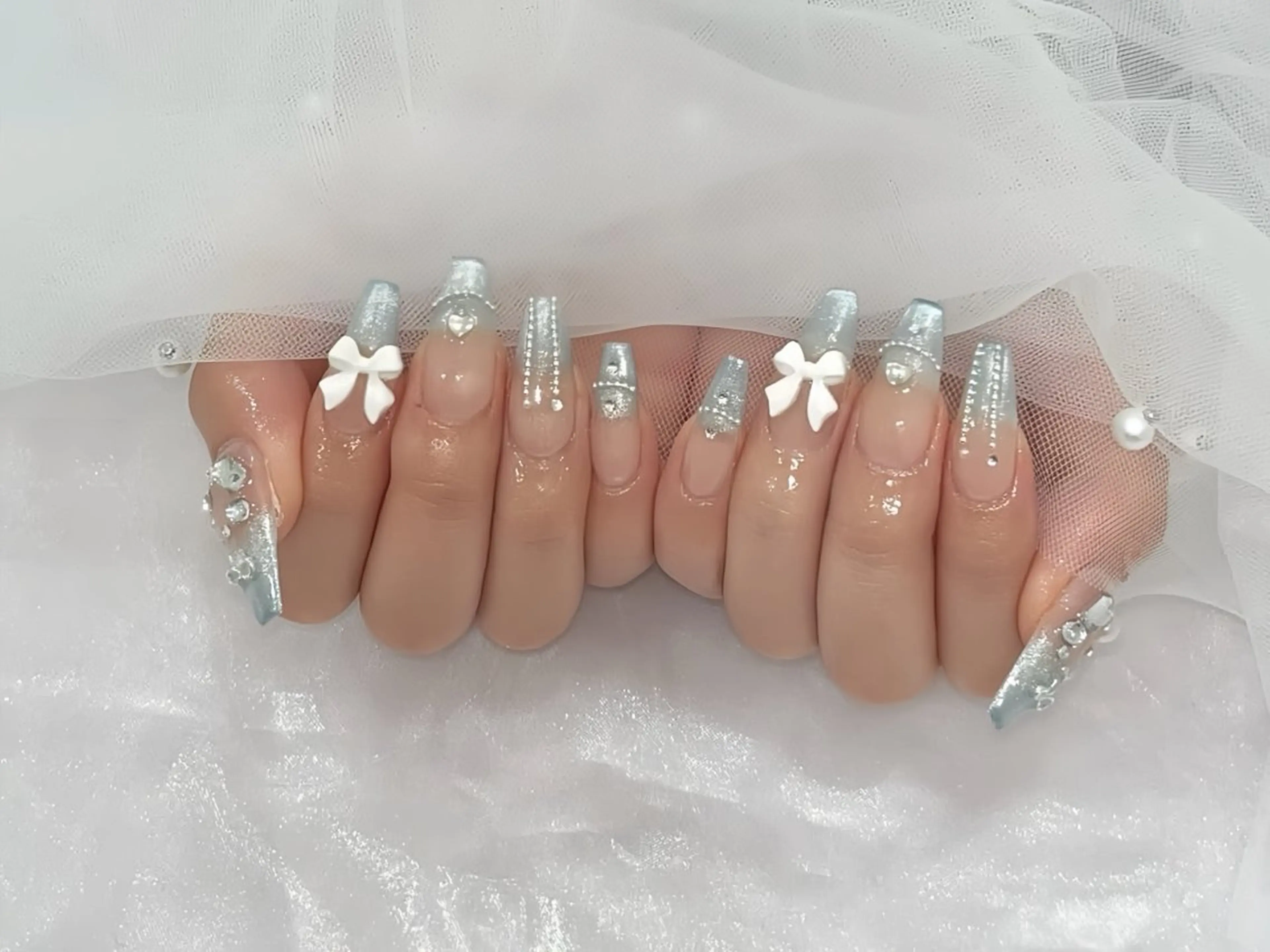 ネイル チークネイル ハート ホログラムネイル ミラーネイル ニュアンスネイル Rin Nail 新大久保店のネイルデザイン