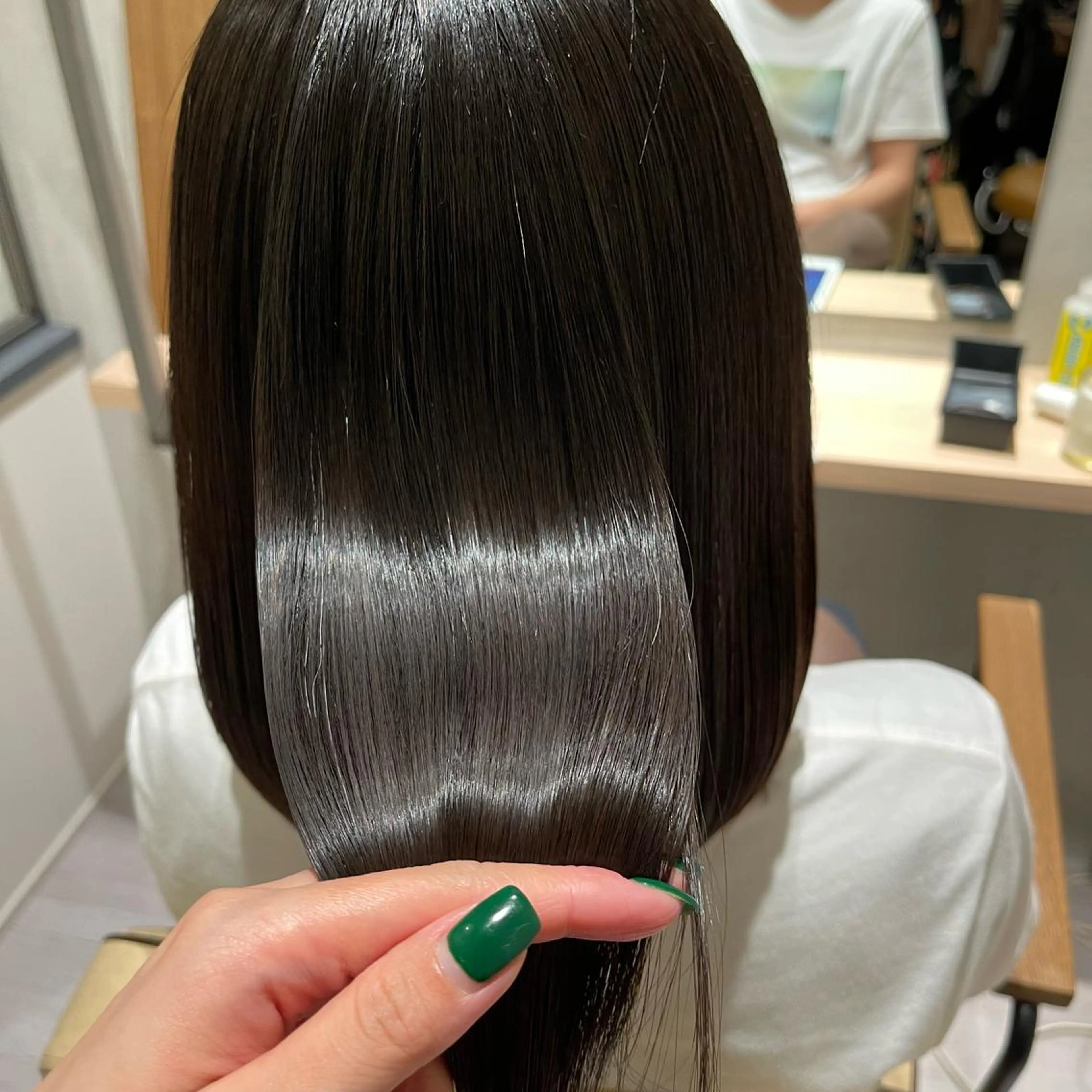 セミロング カラー ヘアアレンジ 高井瑠華🌼 ストカールカット特化のヘアスタイル