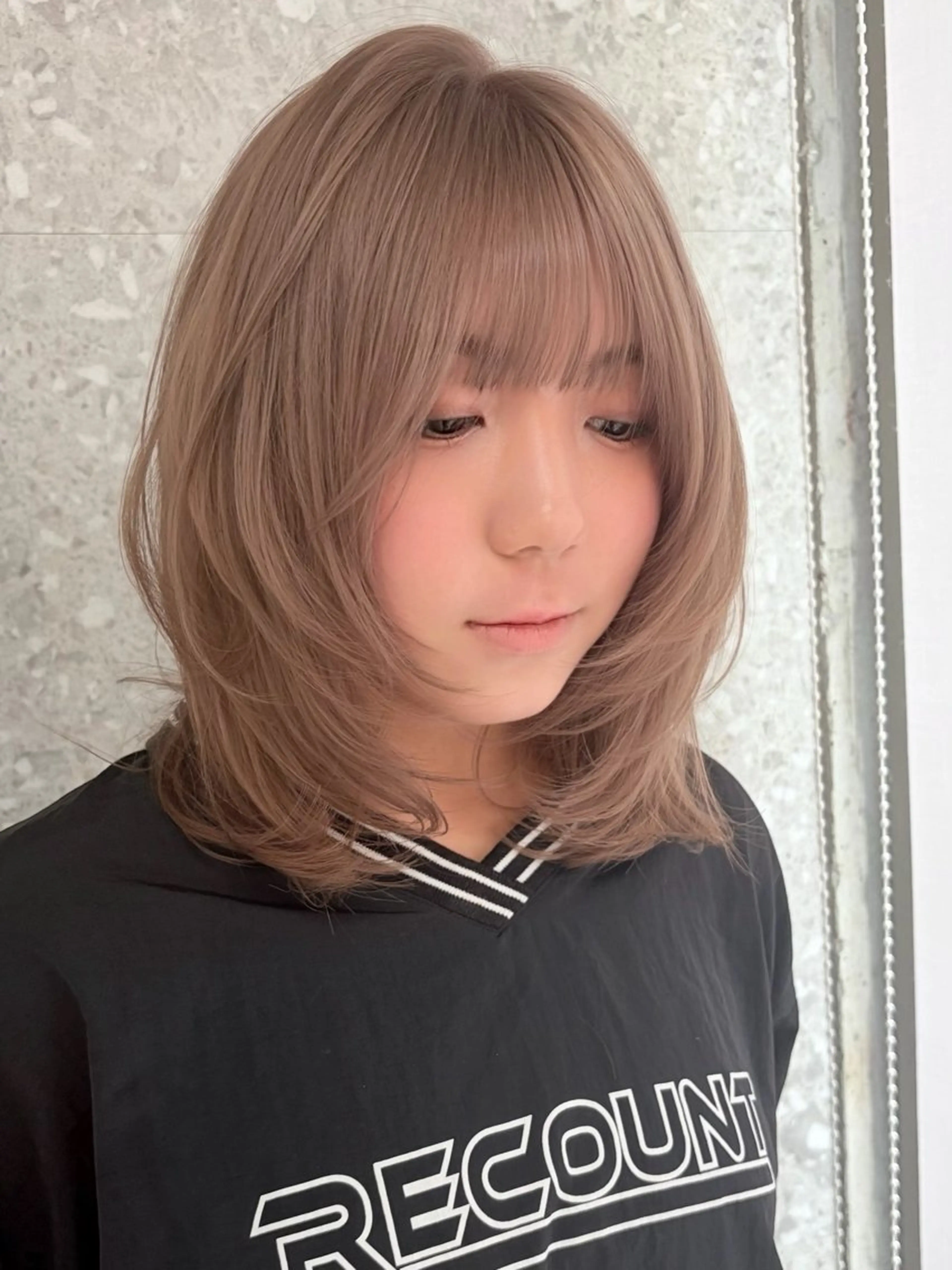 ロング カラー ベージュカラー ブリーチ ハイトーンカラー ミルクティーベージュ ヘアカラー 失敗しないハイトーン レイヤーカット/ミワのヘアスタイル
