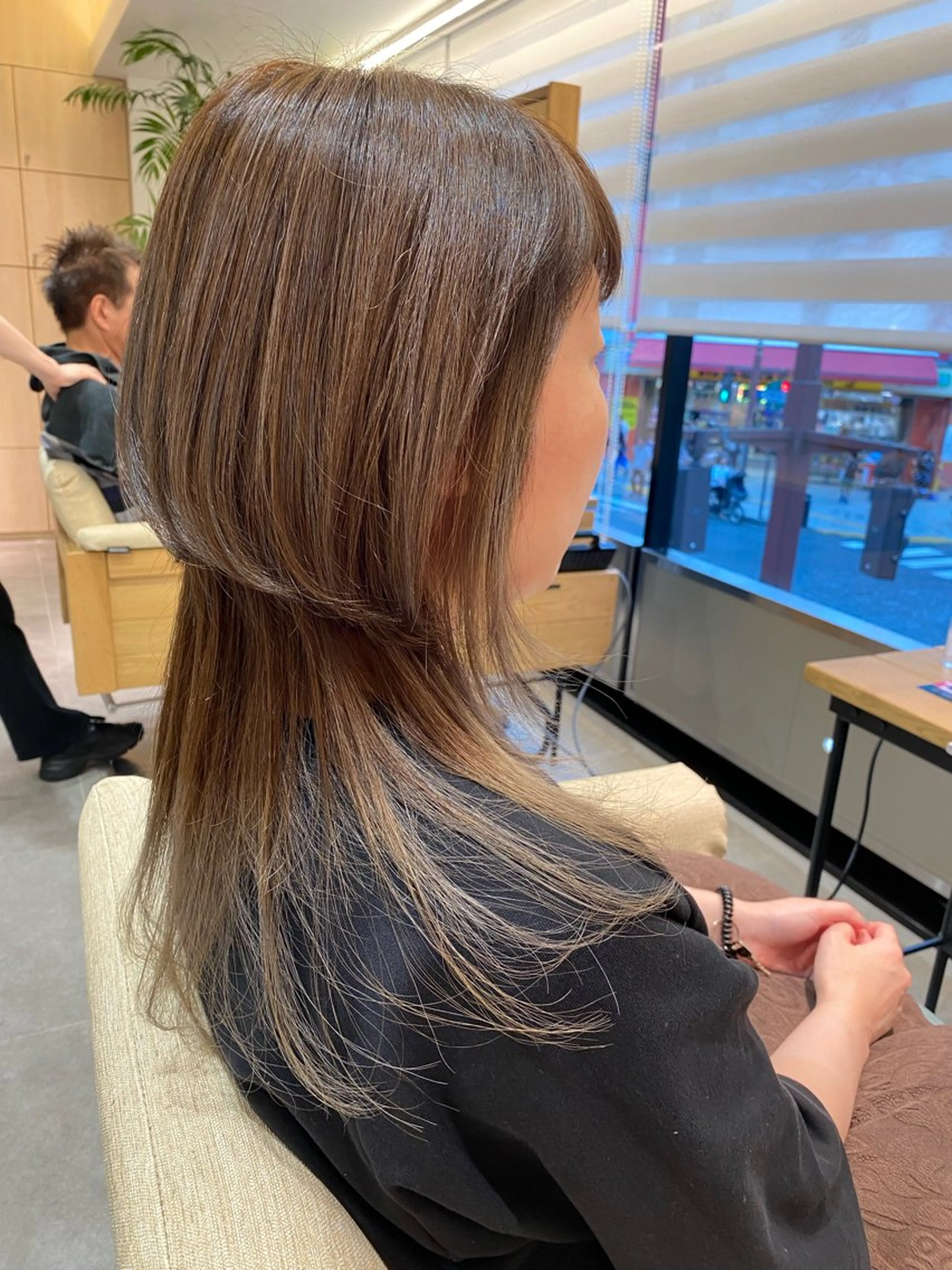 セミロング ヒラカホ/ ブリーチ/似合わせのヘアスタイル