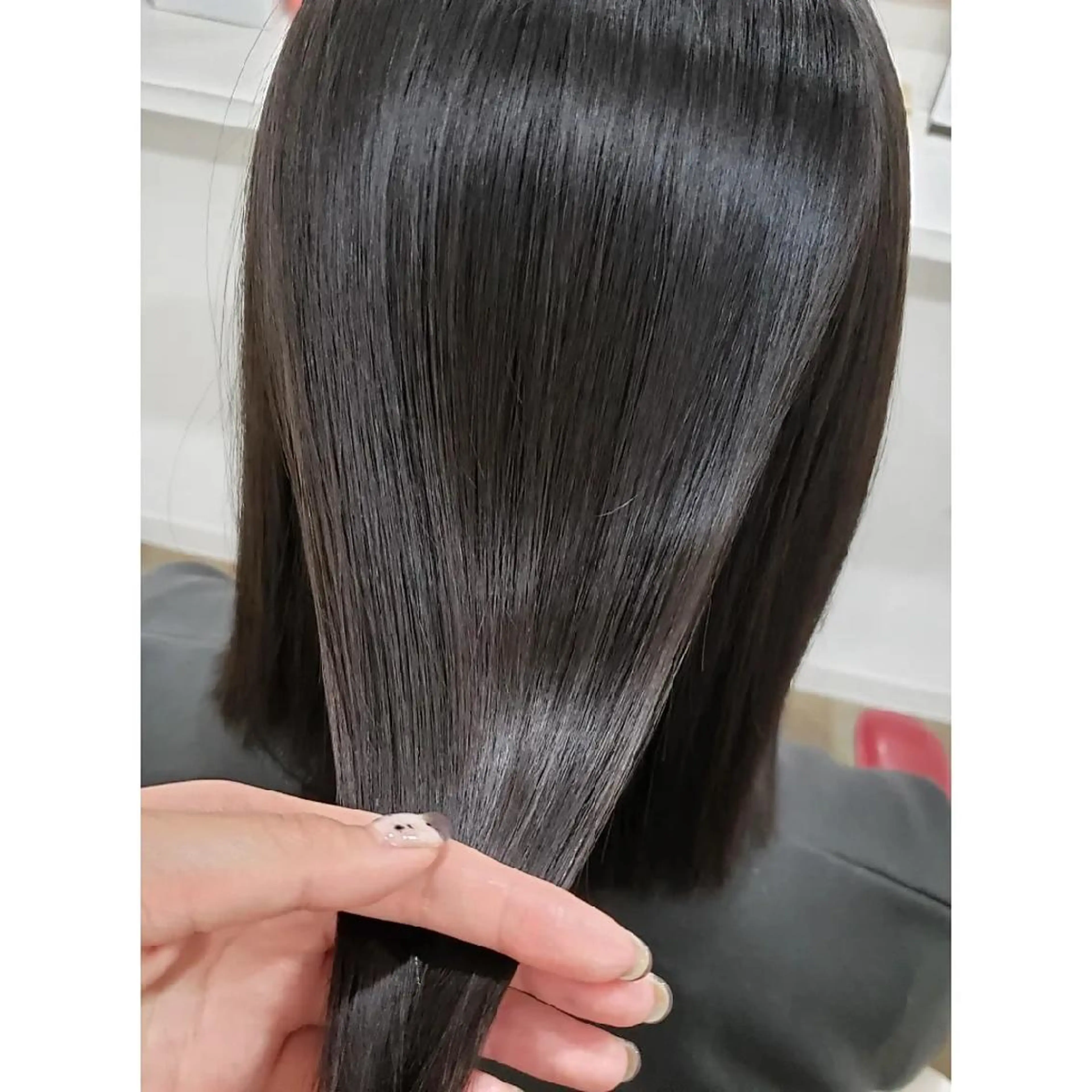 ミディアム ヘアアレンジ 髪質改善 縮毛矯正 トリートメント 酸性ストレート 酸熱トリートメント ヘアカラー トリートメント 髪質改善サロン🍃 AIRI のヘアスタイル